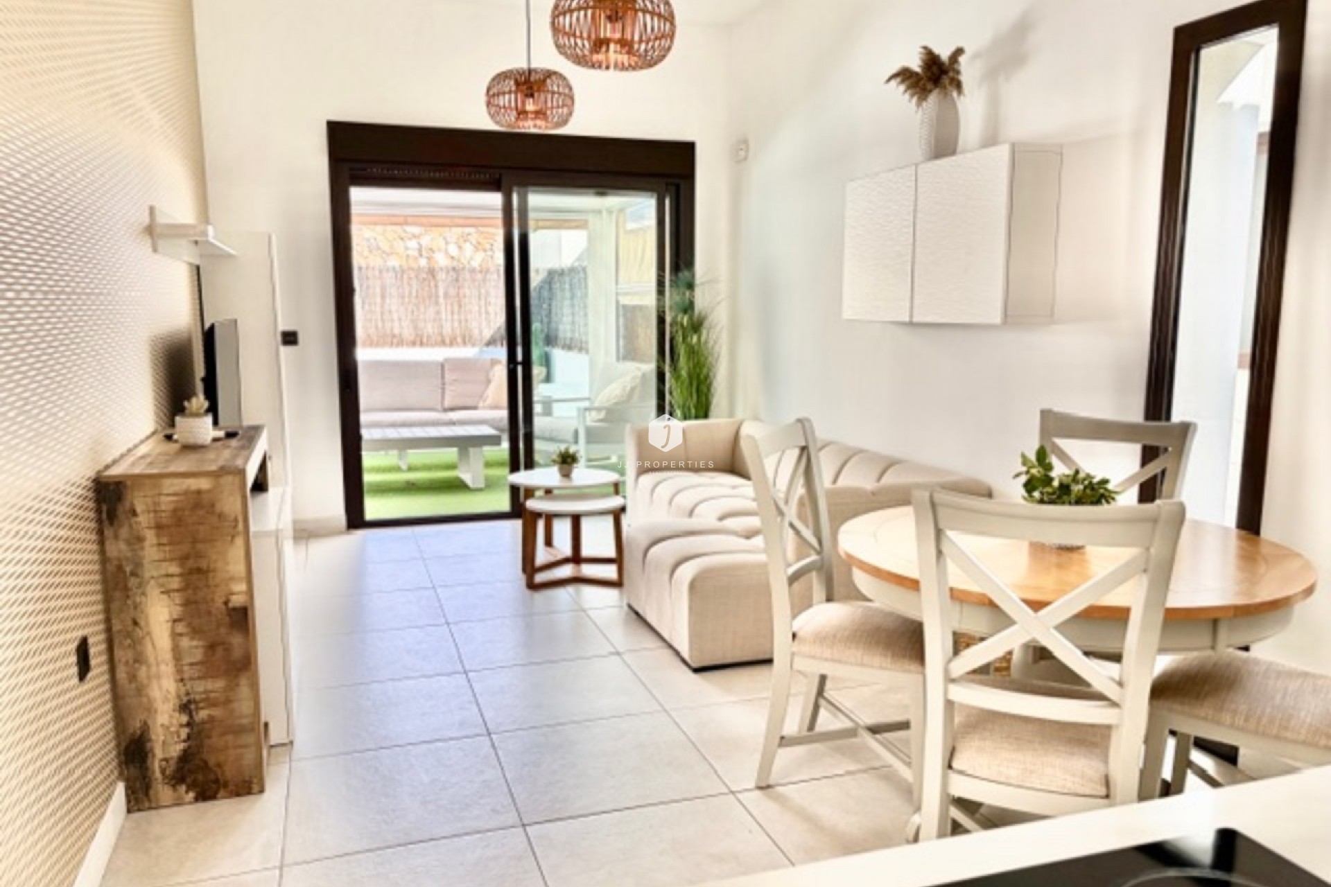 Z drugiej ręki - Villa -
Cabo Roig - Costa Blanca