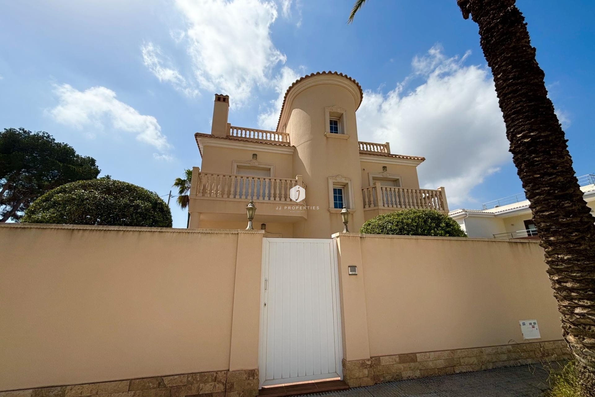 Z drugiej ręki - Villa -
Cabo Roig - Costa Blanca