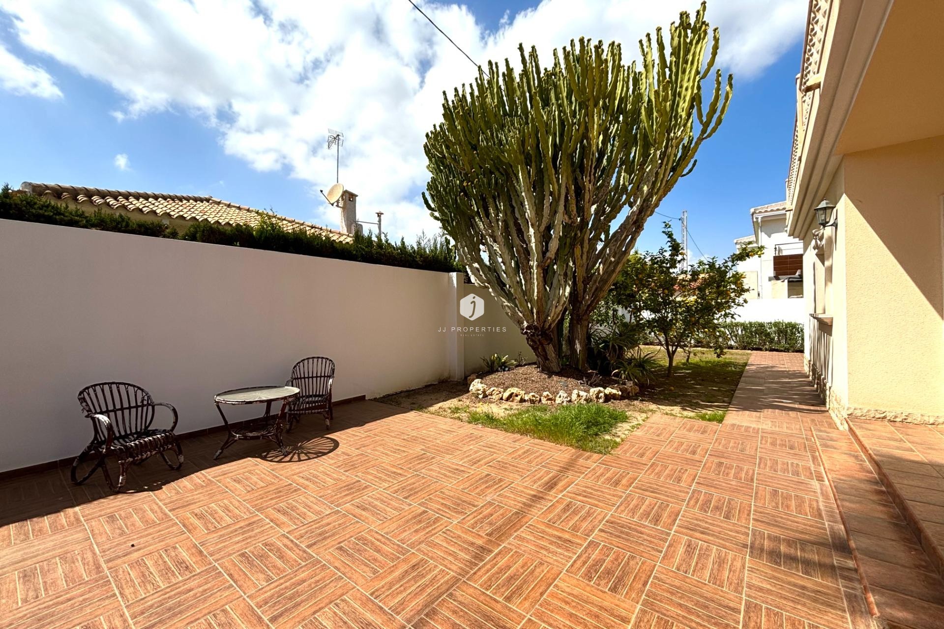 Z drugiej ręki - Villa -
Cabo Roig - Costa Blanca