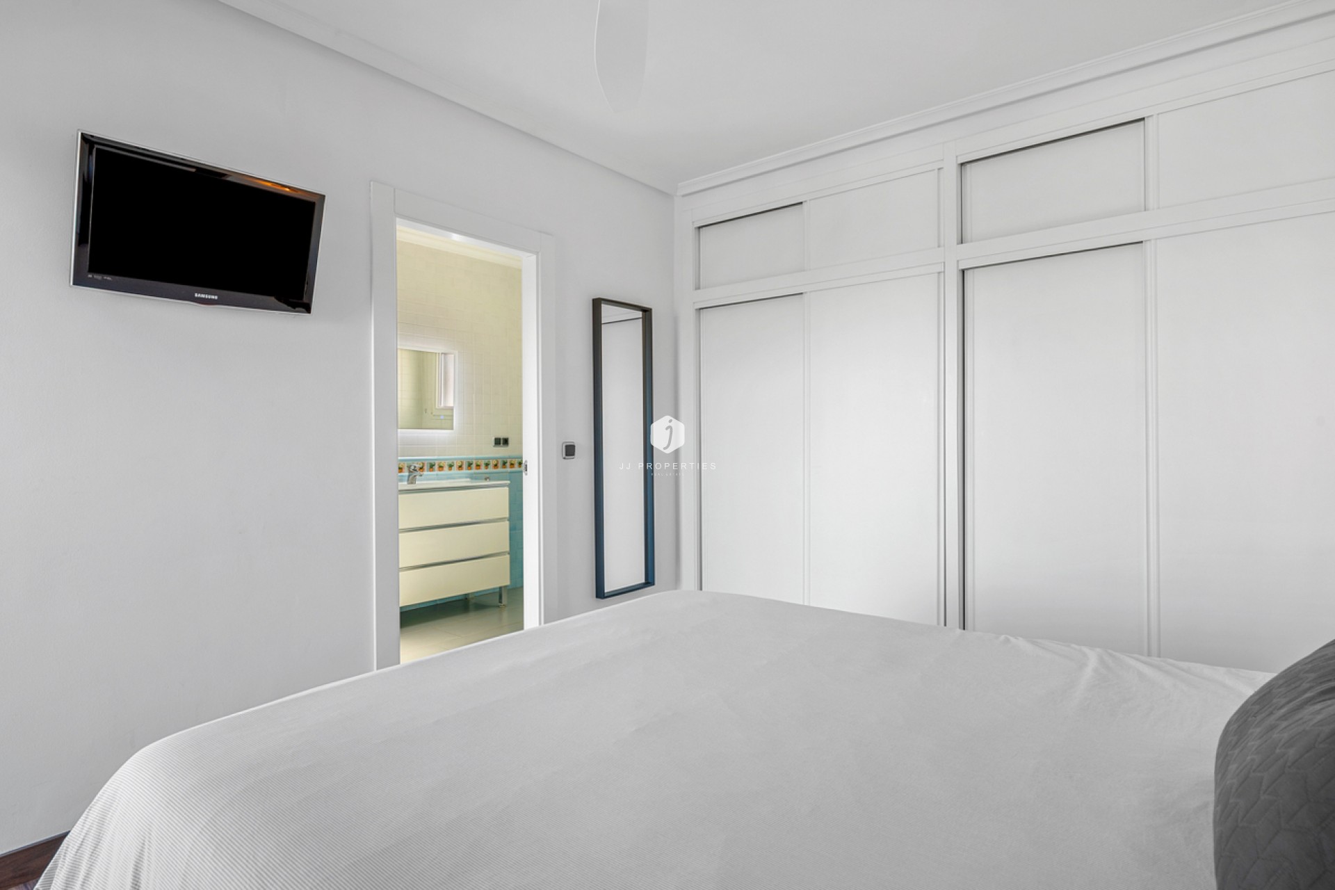 Z drugiej ręki - Villa -
Ciudad De Las Comunicaciones - Costa Blanca