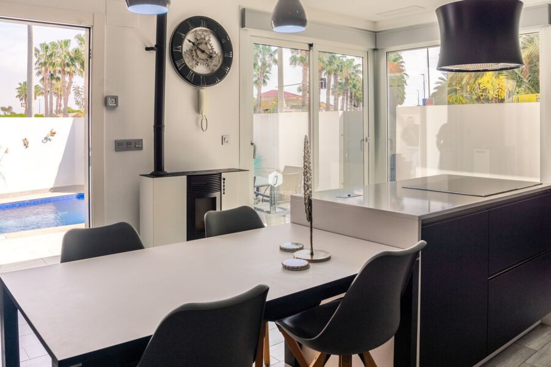 Z drugiej ręki - Villa -
Daya Vieja - Costa Blanca