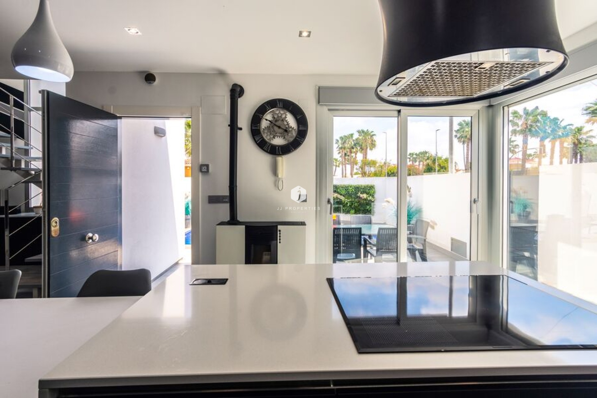 Z drugiej ręki - Villa -
Daya Vieja - Costa Blanca