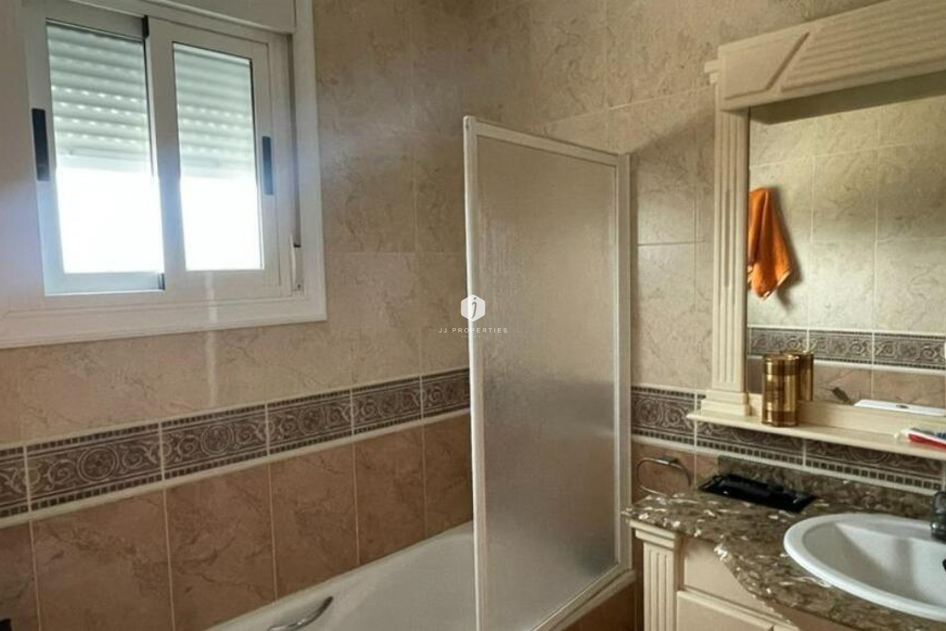 Z drugiej ręki - Villa -
Daya Vieja - Costa Blanca