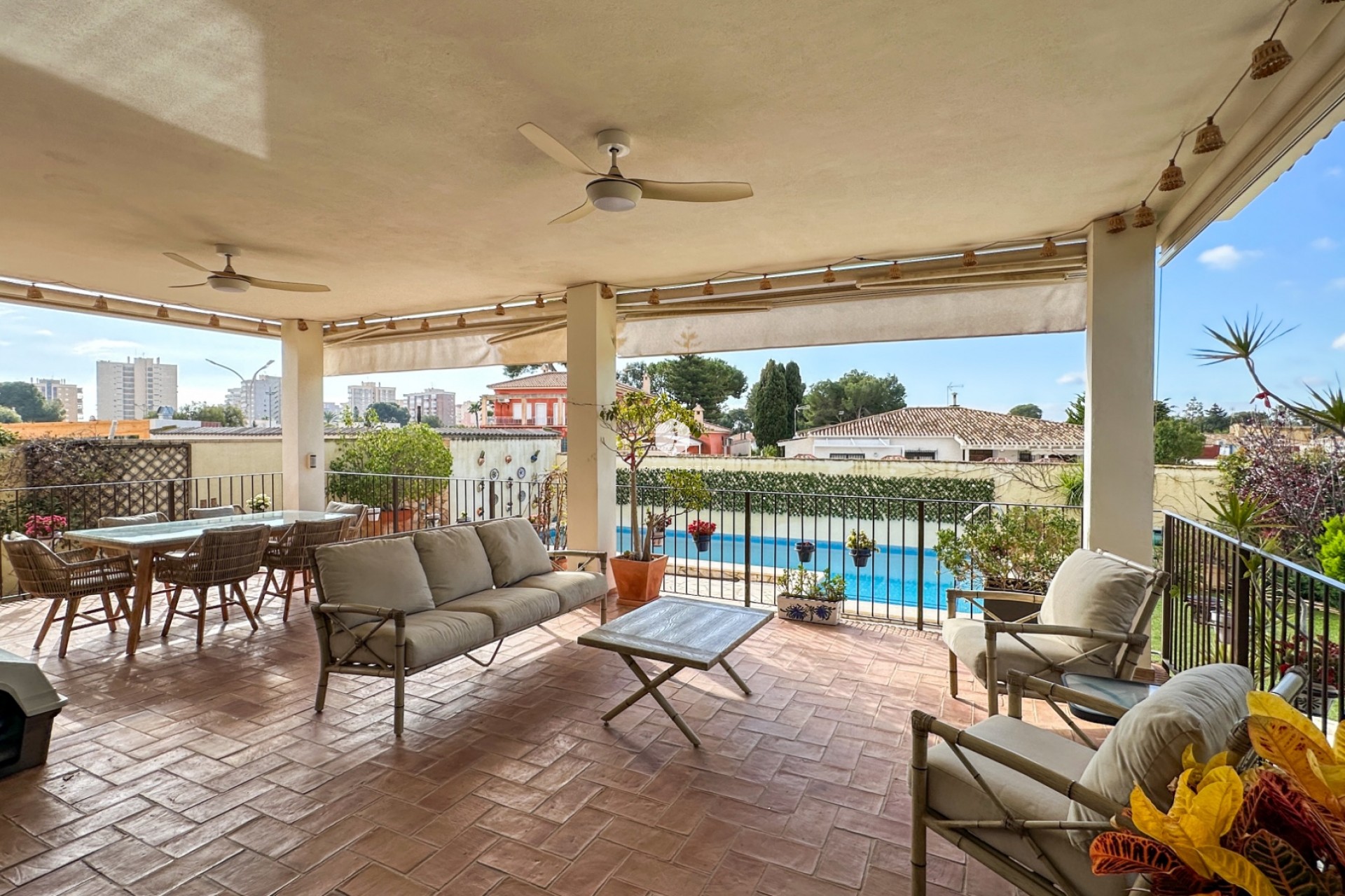 Z drugiej ręki - Villa -
Dehesa de Campoamor - Costa Blanca