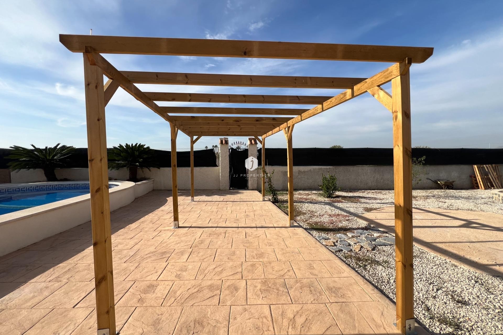 Z drugiej ręki - Villa -
Dolores - Cmno. Escorredor