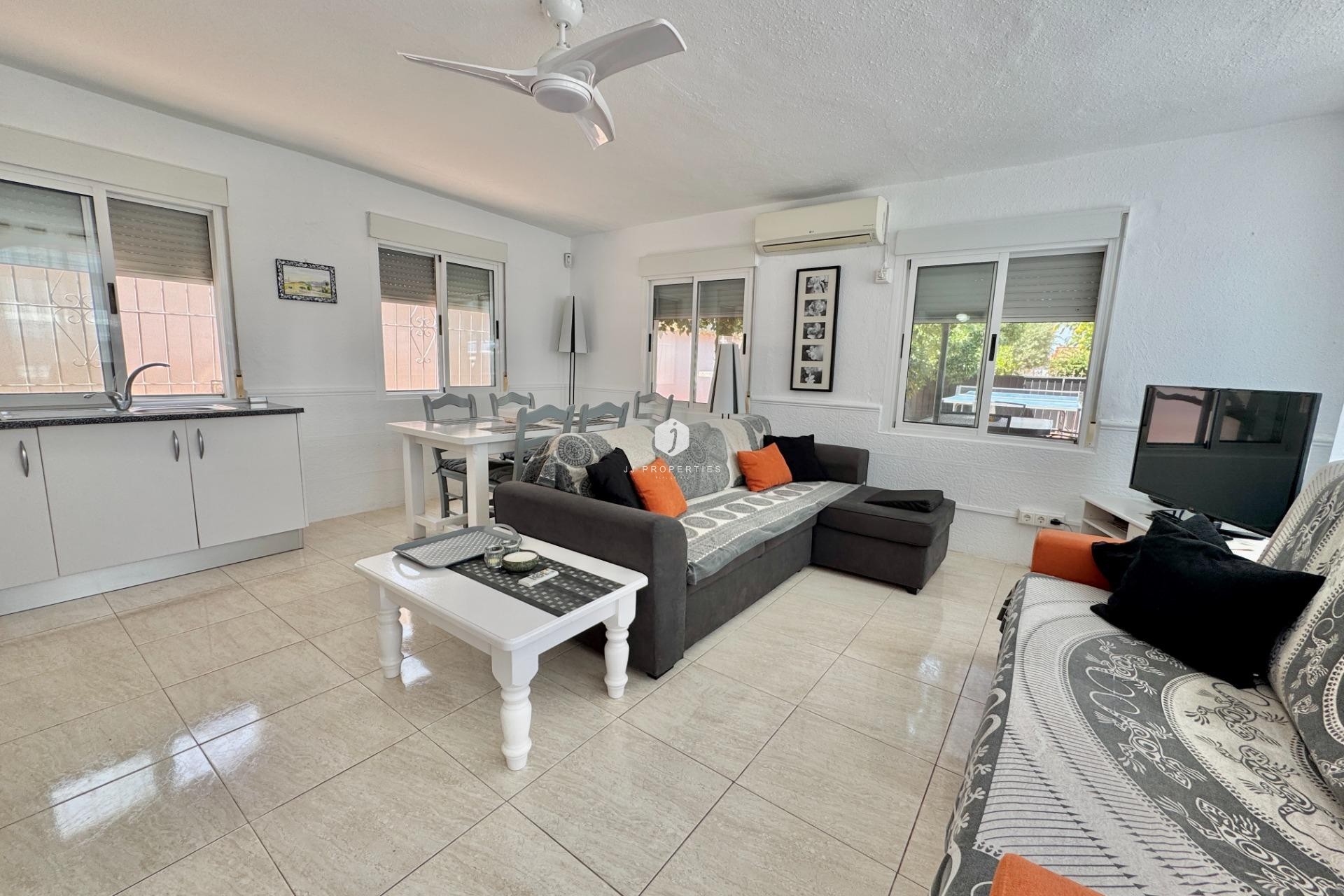 Z drugiej ręki - Villa -
Dolores - Comunidad Valenciana