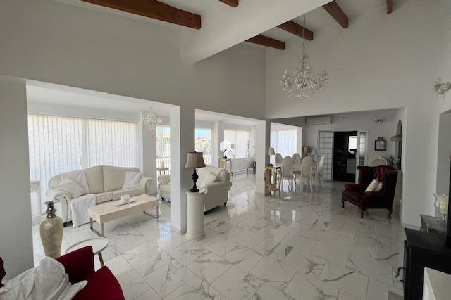 Z drugiej ręki - Villa -
Dolores - Comunidad Valenciana