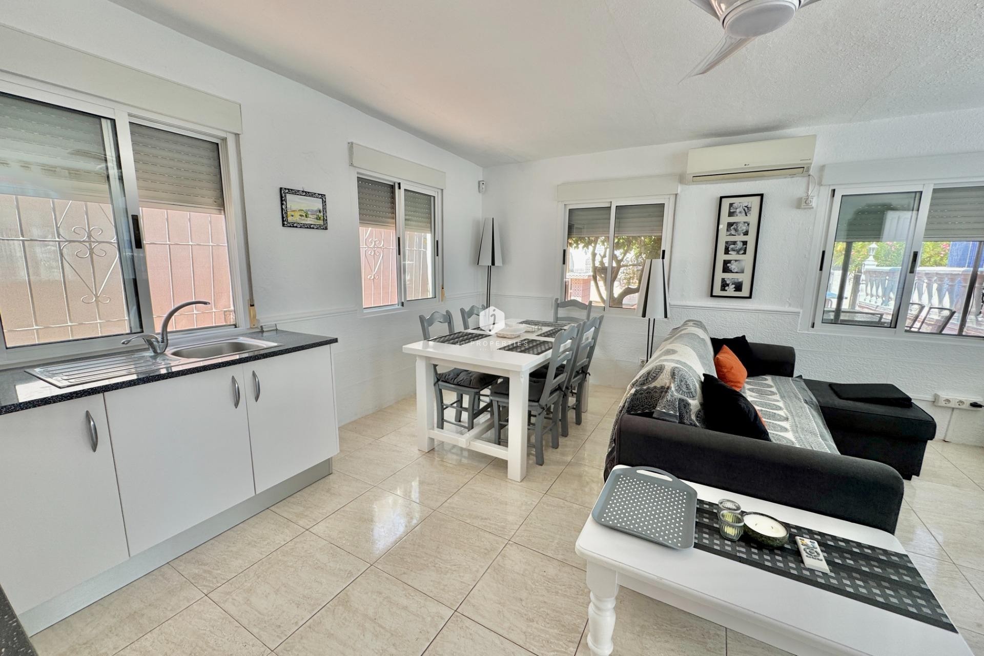 Z drugiej ręki - Villa -
Dolores - Comunidad Valenciana