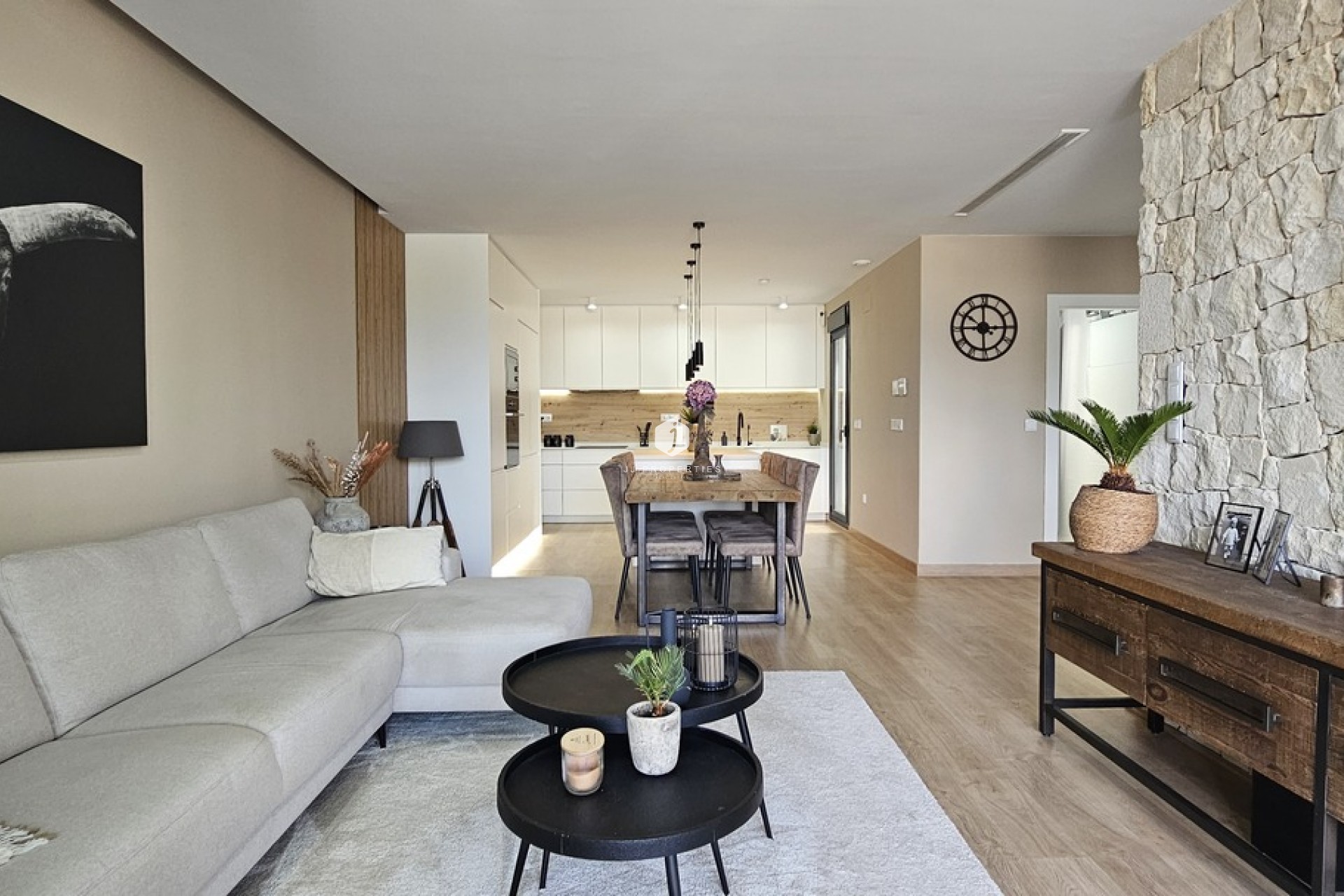 Z drugiej ręki - Villa -
Dolores - Sector 4