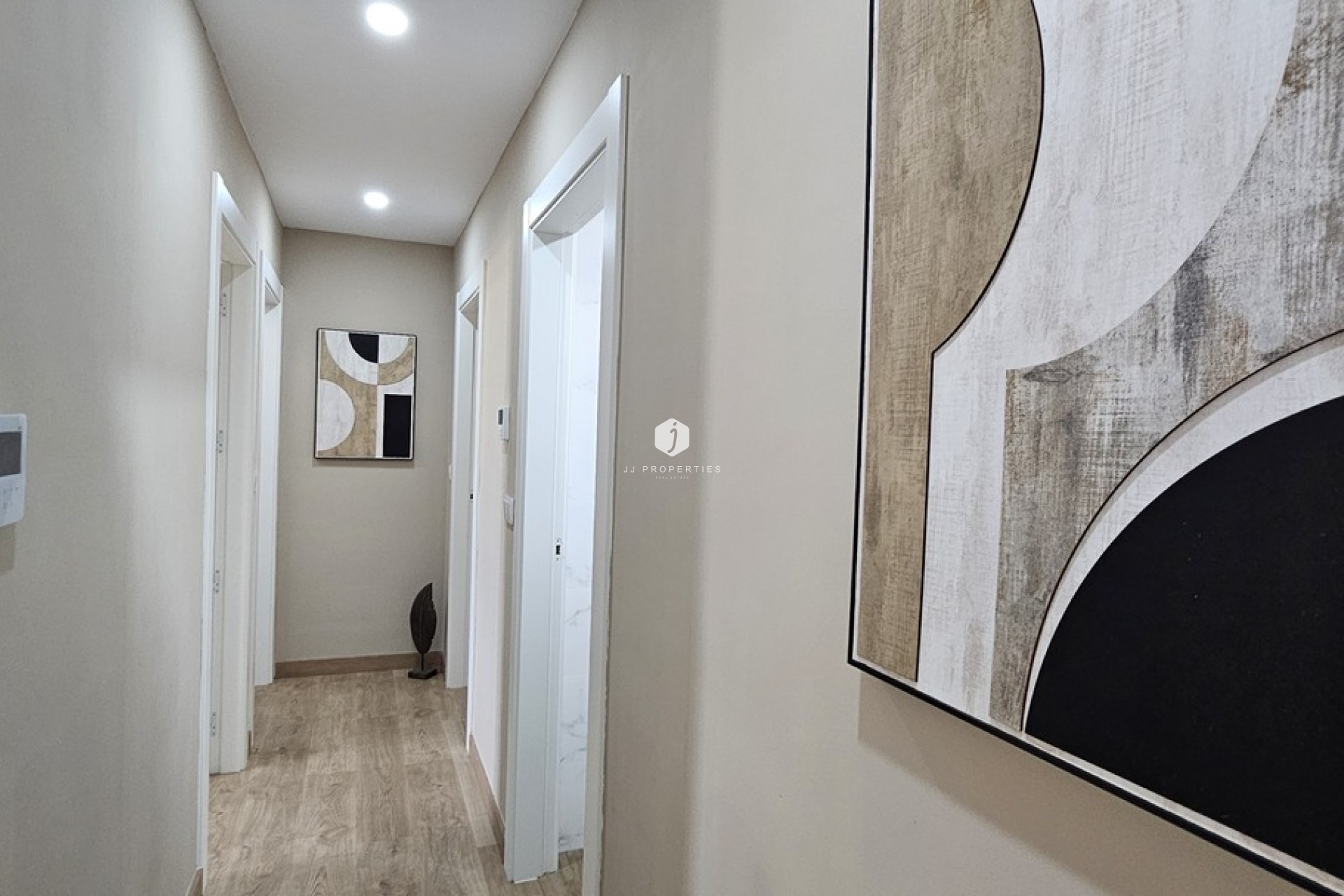 Z drugiej ręki - Villa -
Dolores - Sector 4