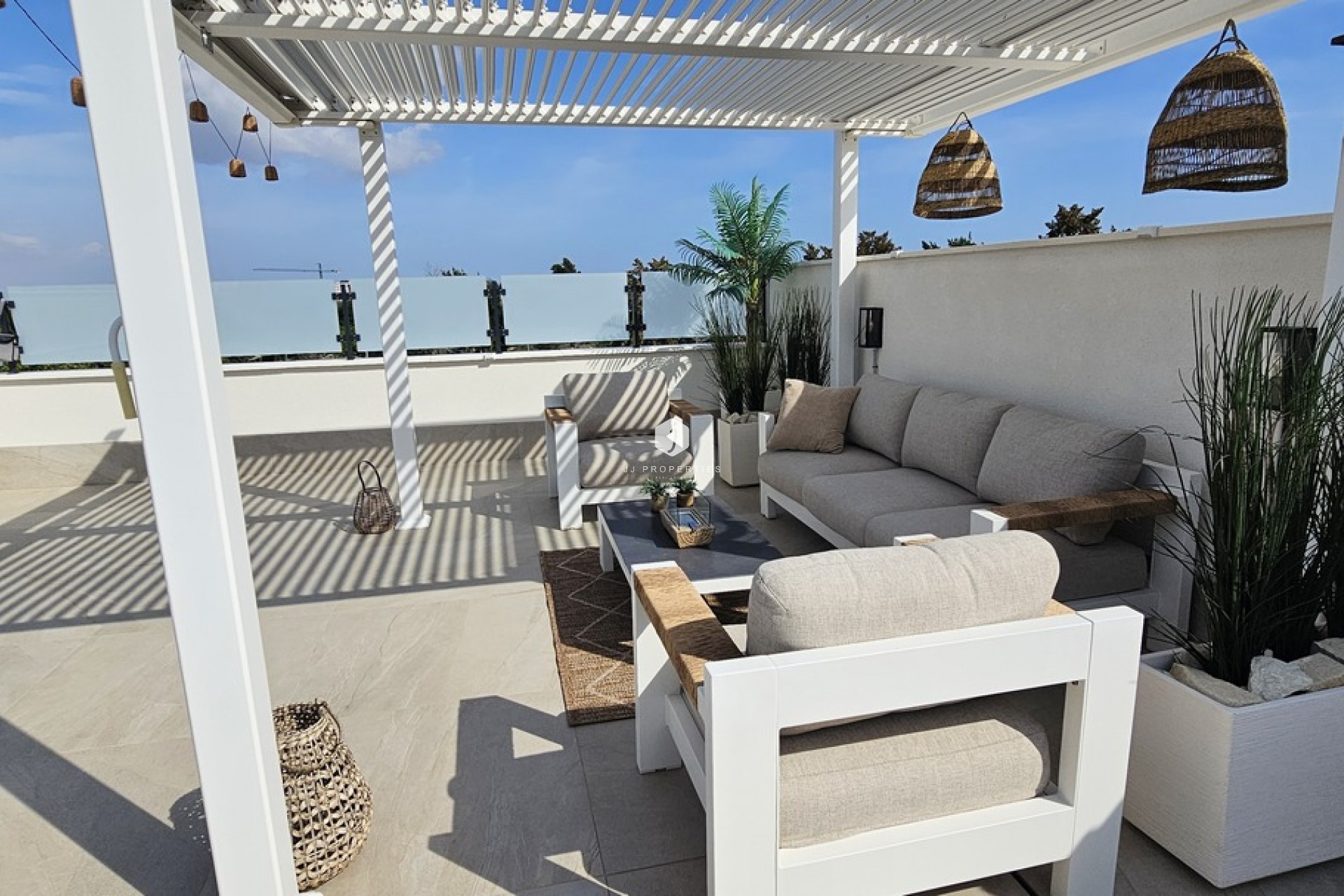 Z drugiej ręki - Villa -
Dolores - Sector 4