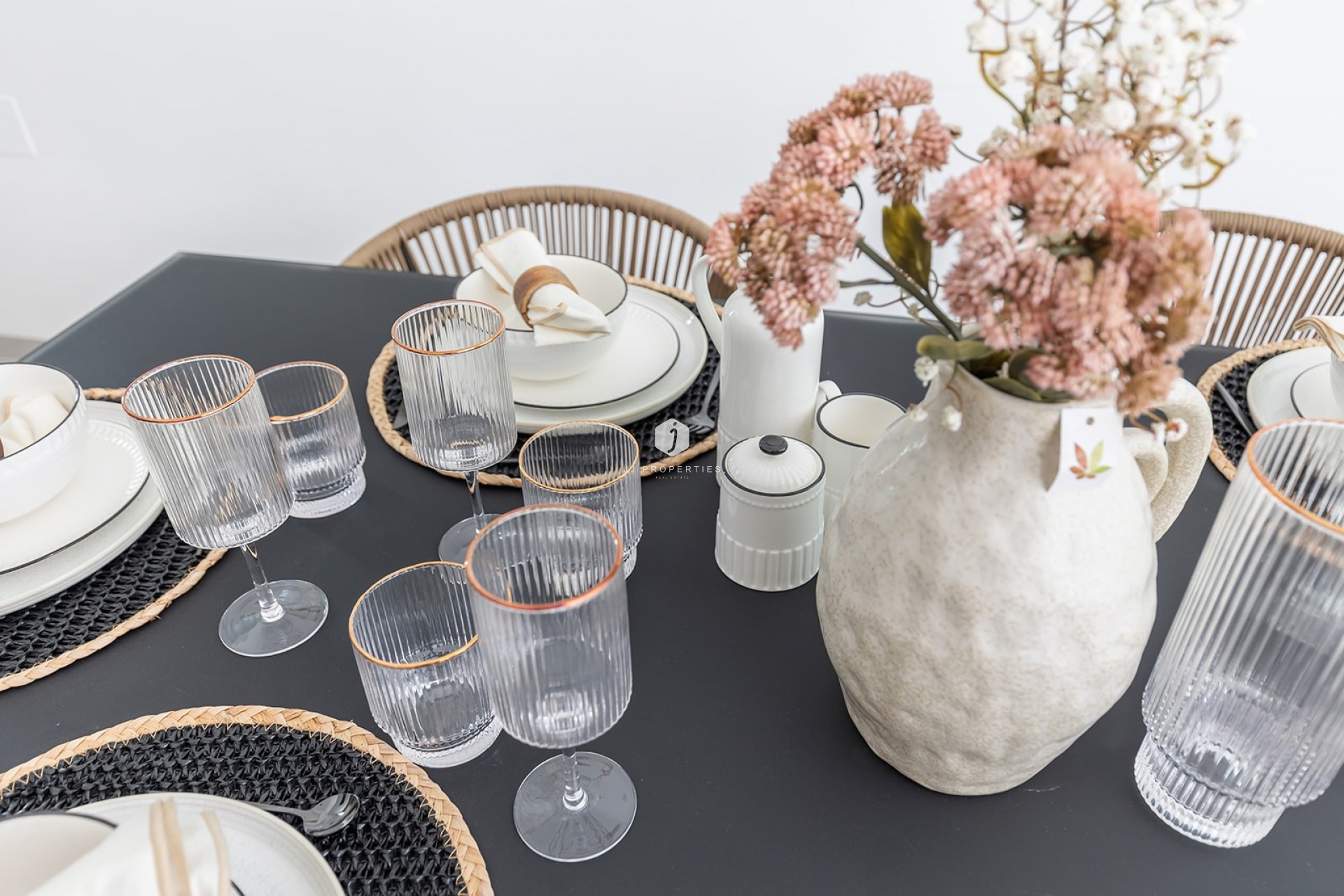 Z drugiej ręki - Villa -
El Chaparral - Inland