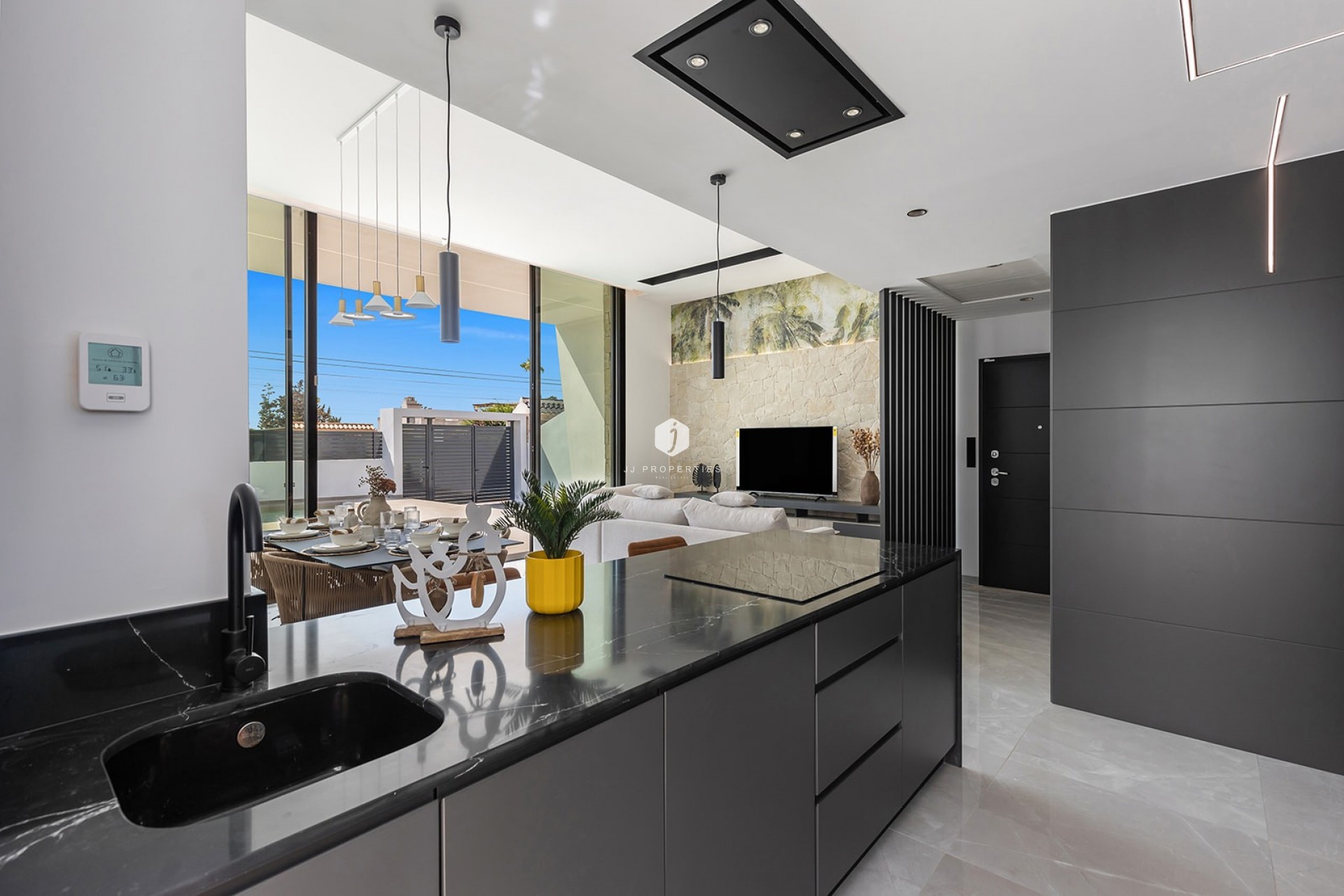 Z drugiej ręki - Villa -
El Chaparral - Inland