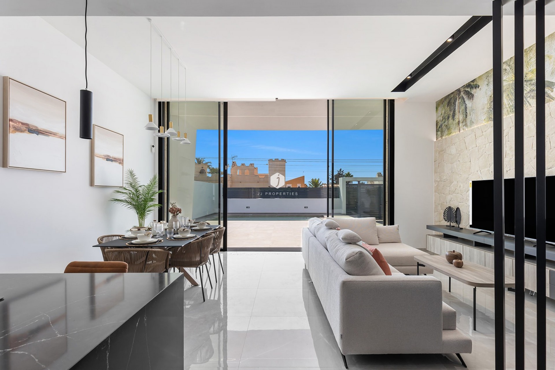 Z drugiej ręki - Villa -
El Chaparral - Inland