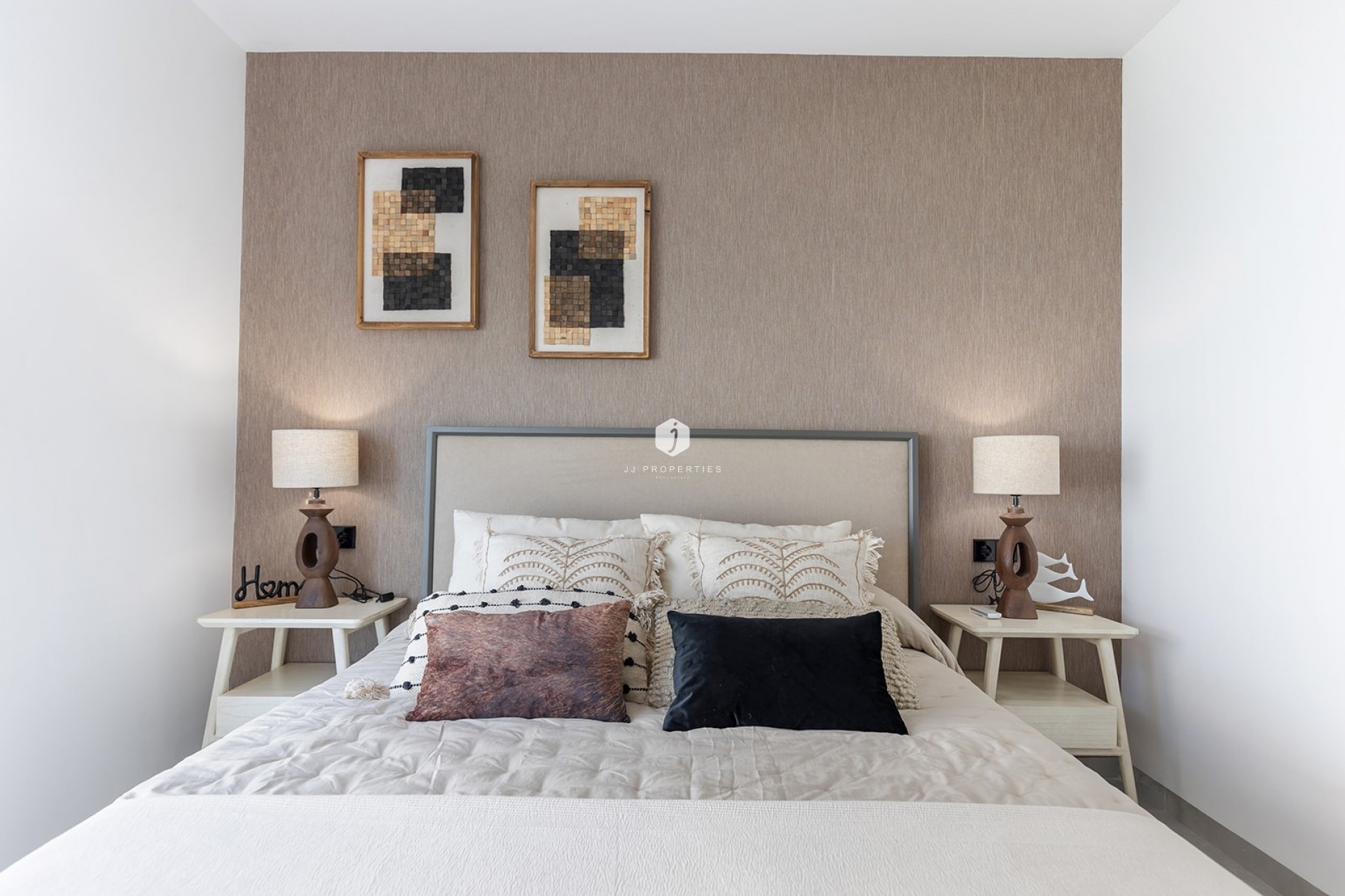 Z drugiej ręki - Villa -
El Chaparral - Inland