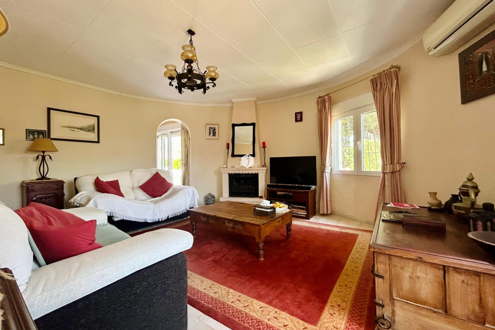 Z drugiej ręki - Villa -
El Chaparral - Inland