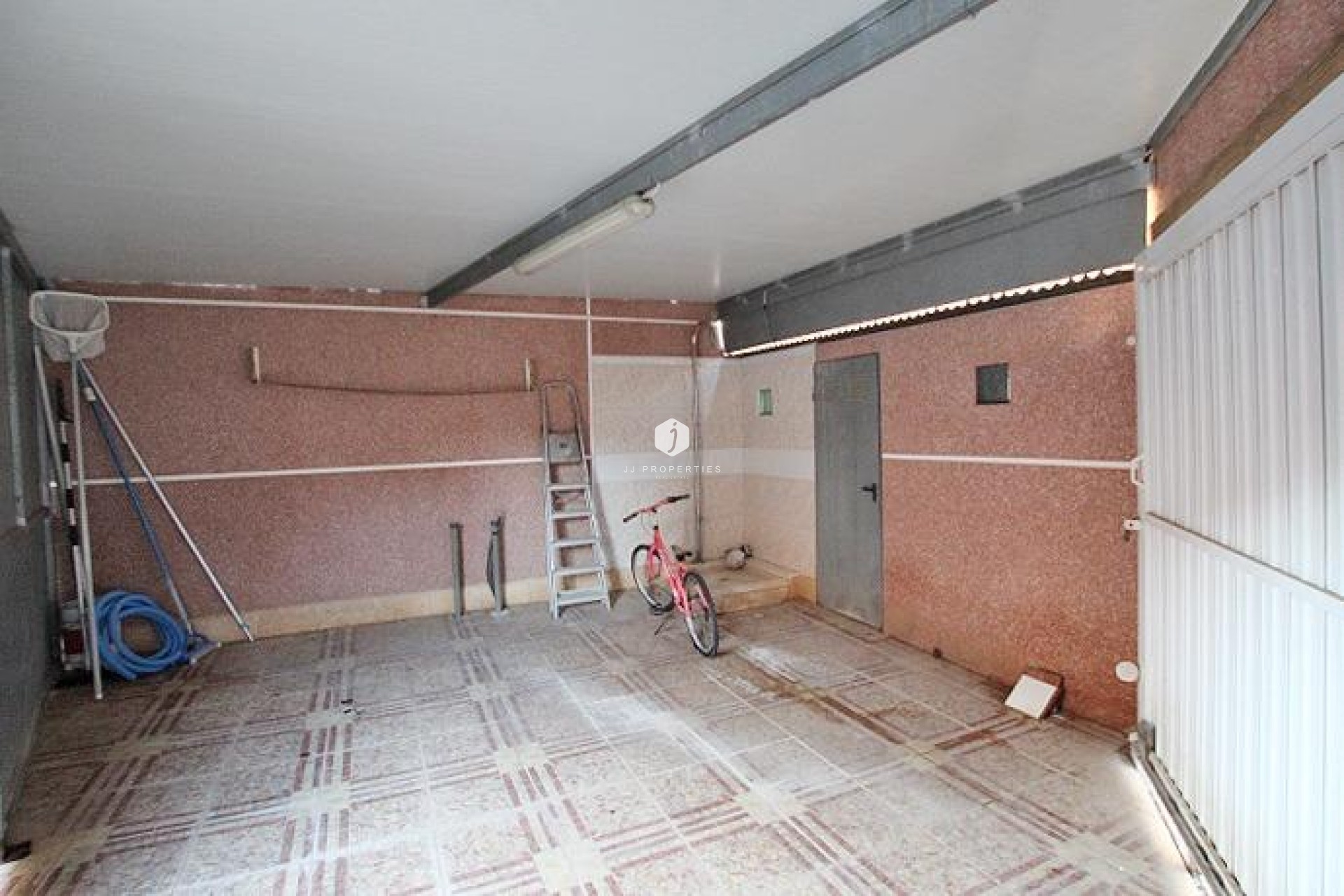 Z drugiej ręki - Villa -
Formentera del Segura - C- Cooperativa