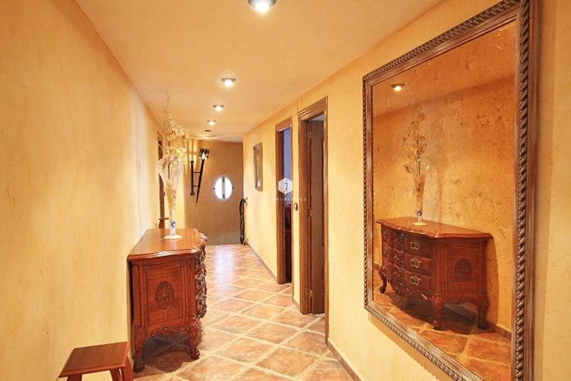 Z drugiej ręki - Villa -
Formentera del Segura - C- Cooperativa