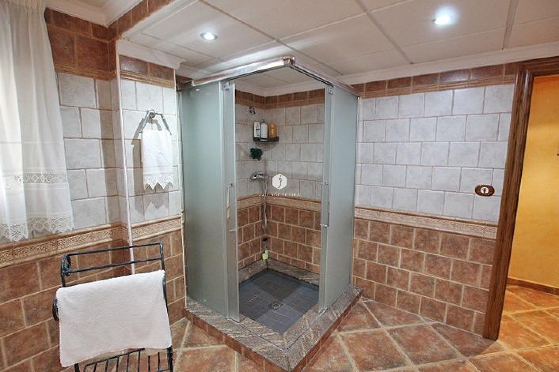 Z drugiej ręki - Villa -
Formentera del Segura - C- Cooperativa