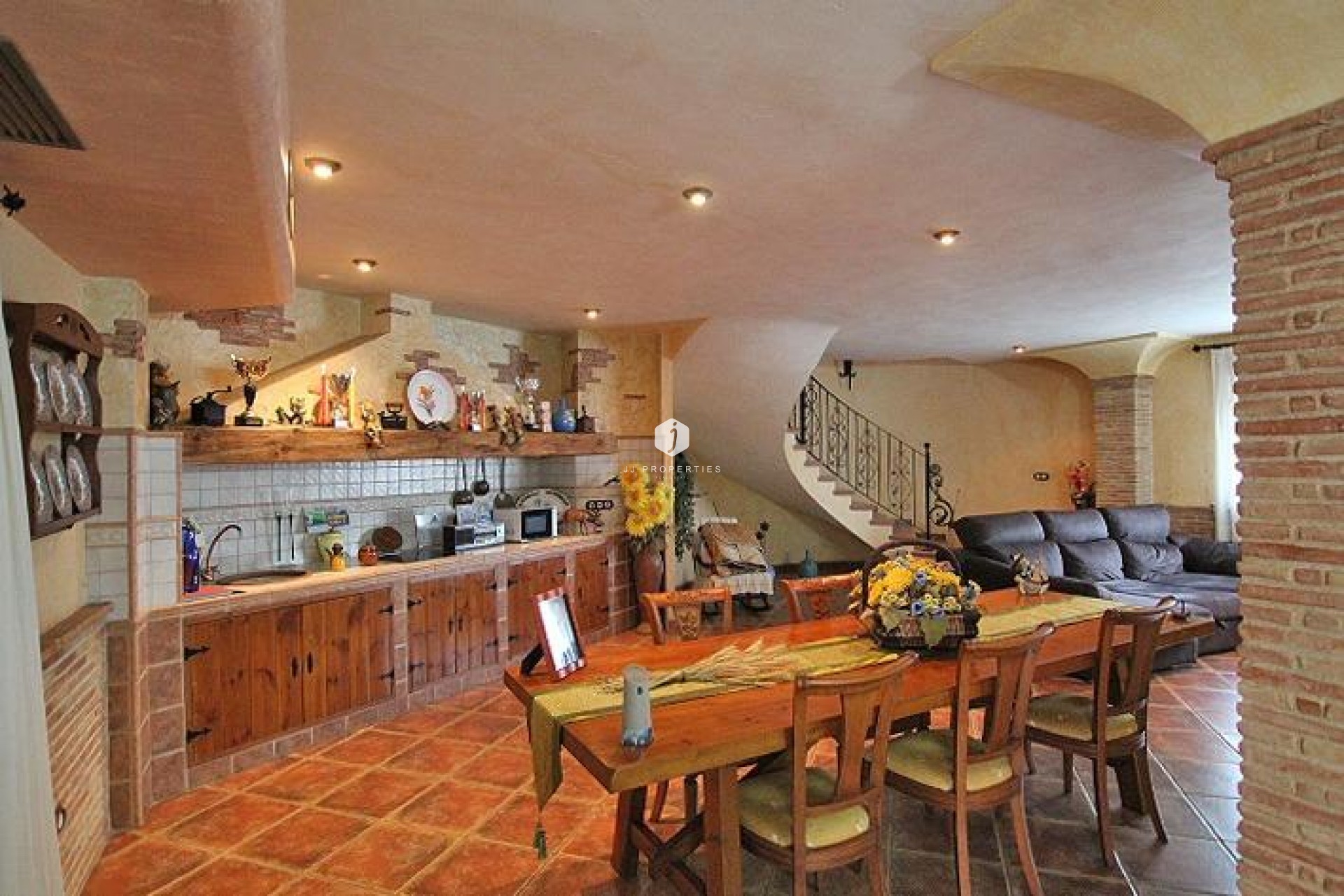 Z drugiej ręki - Villa -
Formentera del Segura - C- Cooperativa
