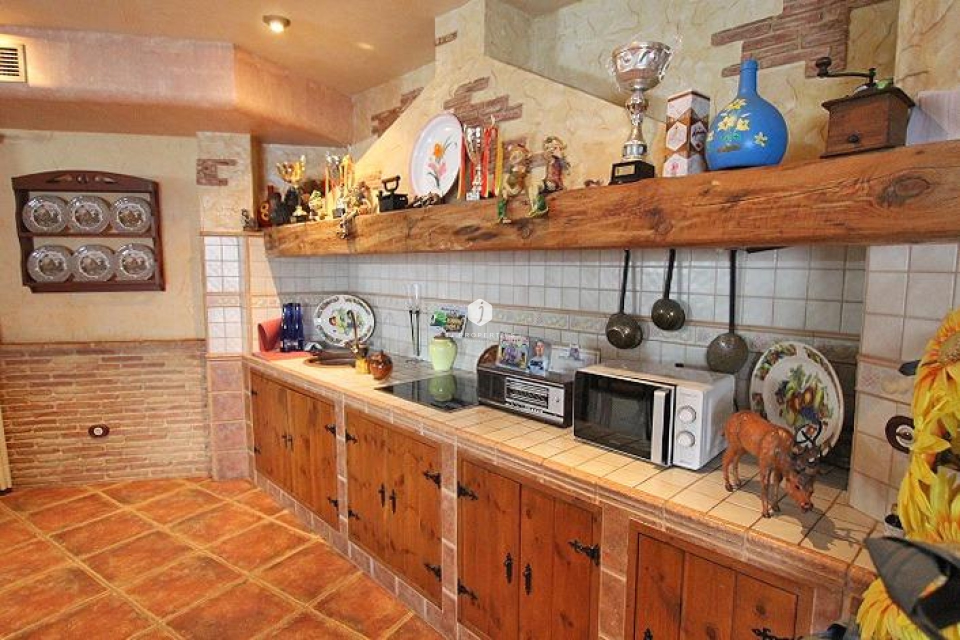 Z drugiej ręki - Villa -
Formentera del Segura - C- Cooperativa