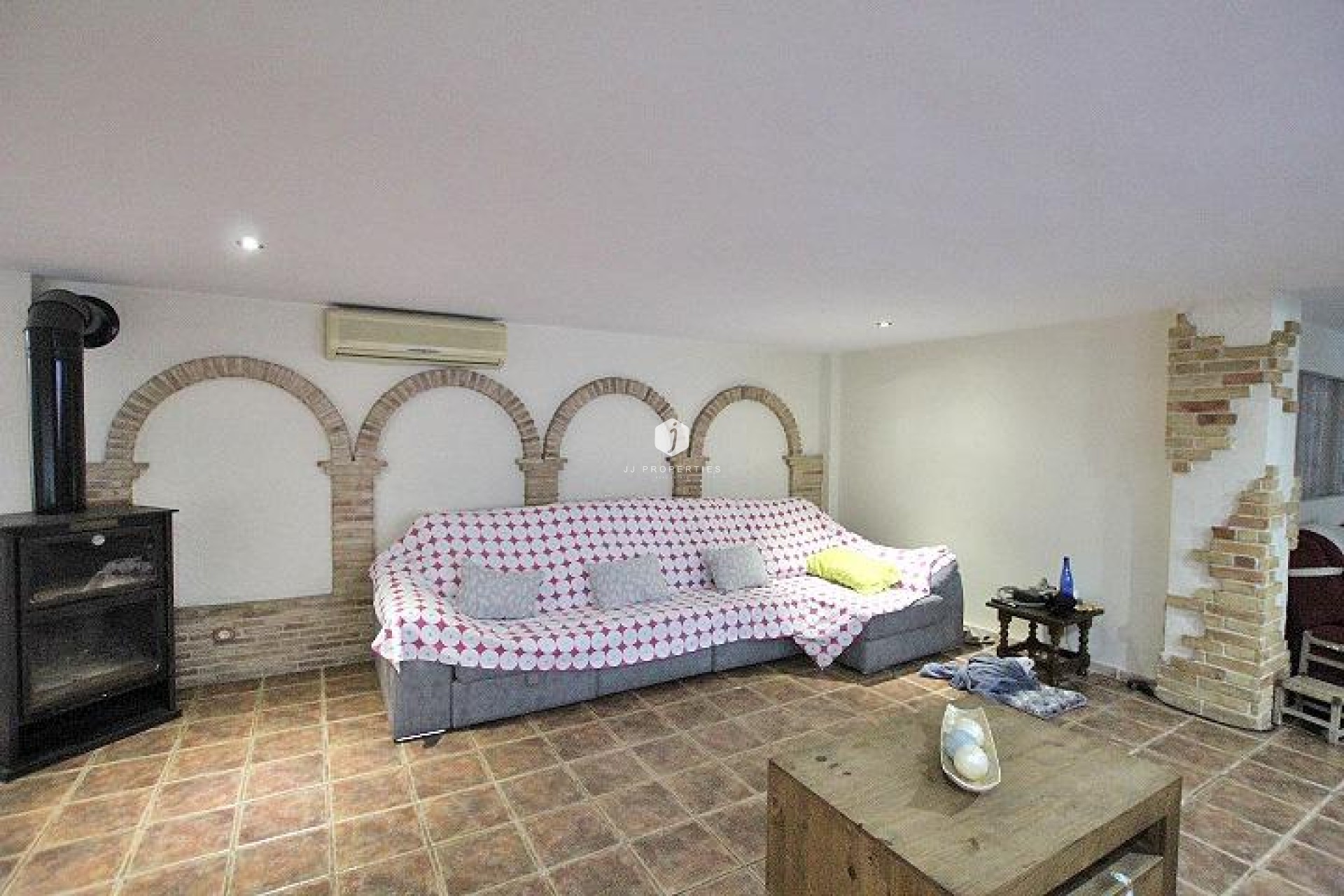 Z drugiej ręki - Villa -
Formentera del Segura - C- Cooperativa