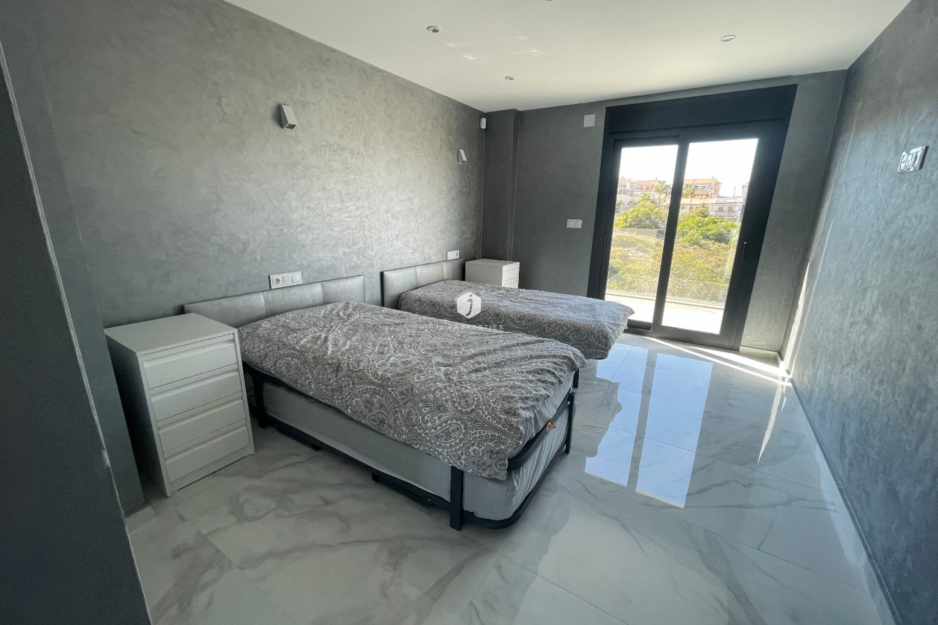 Z drugiej ręki - Villa -
La Mata - Costa Blanca