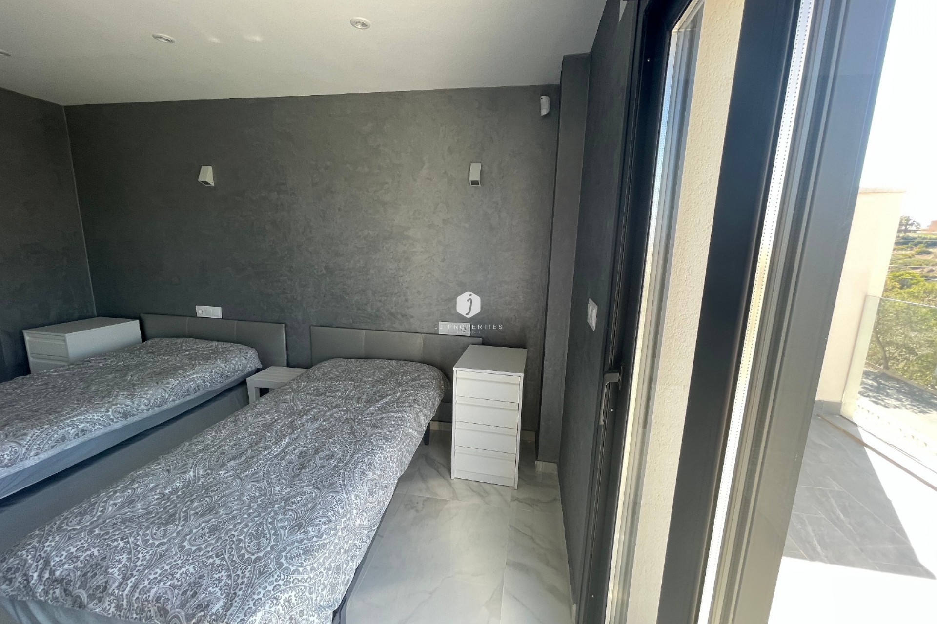 Z drugiej ręki - Villa -
La Mata - Costa Blanca