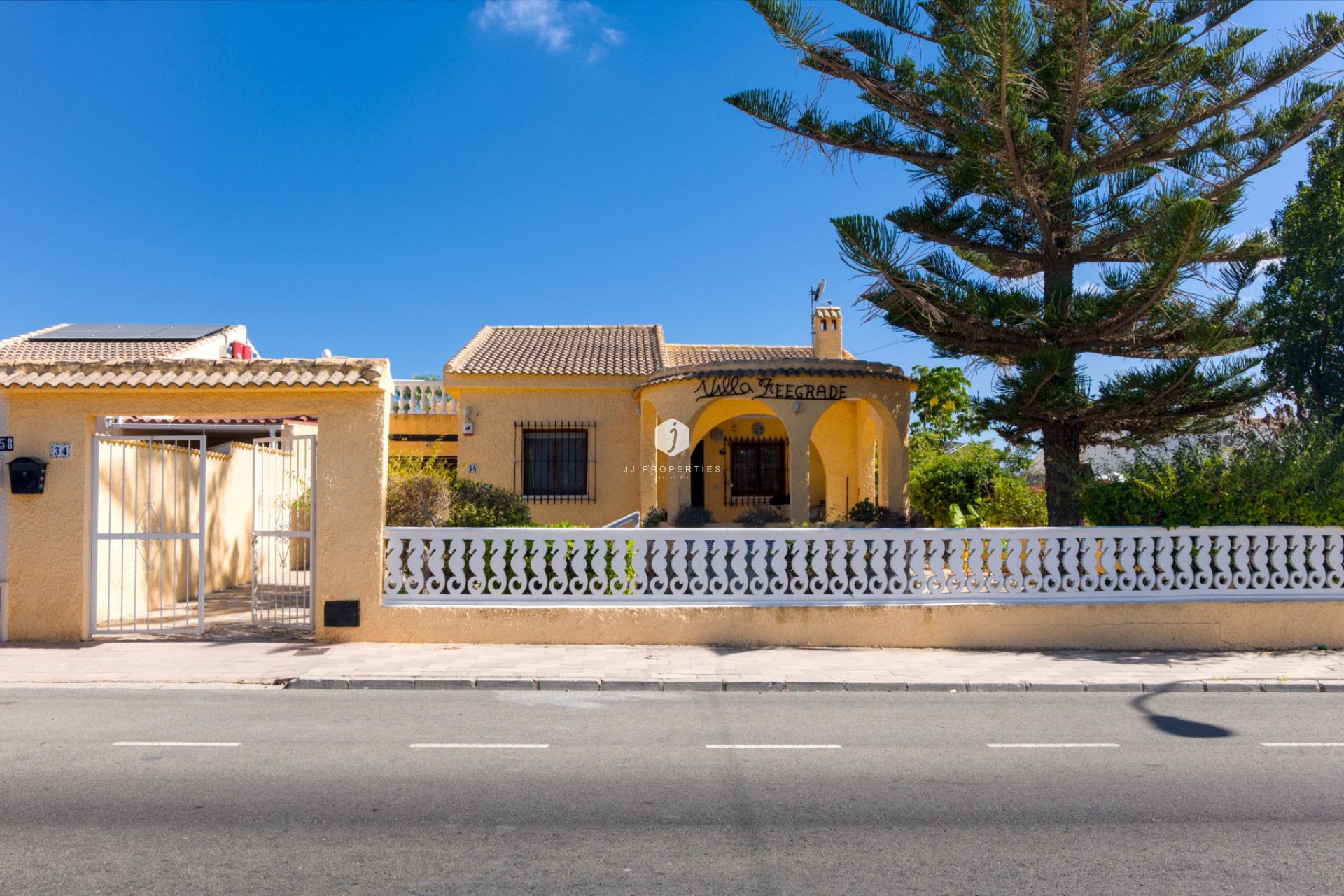 Z drugiej ręki - Villa -
La Siesta - Costa Blanca