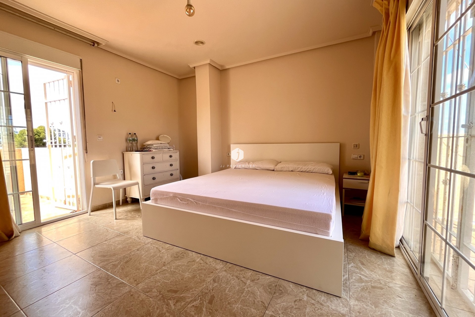 Z drugiej ręki - Villa -
La Zenia - Costa Blanca