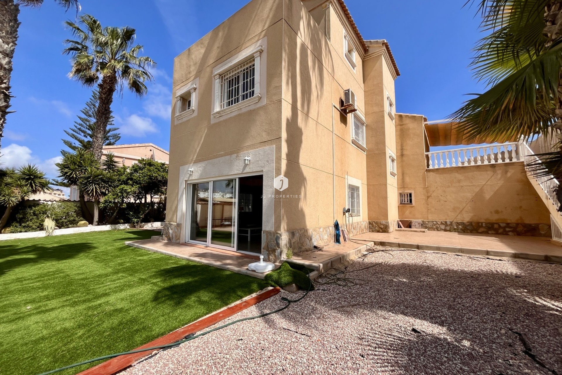 Z drugiej ręki - Villa -
La Zenia - Costa Blanca