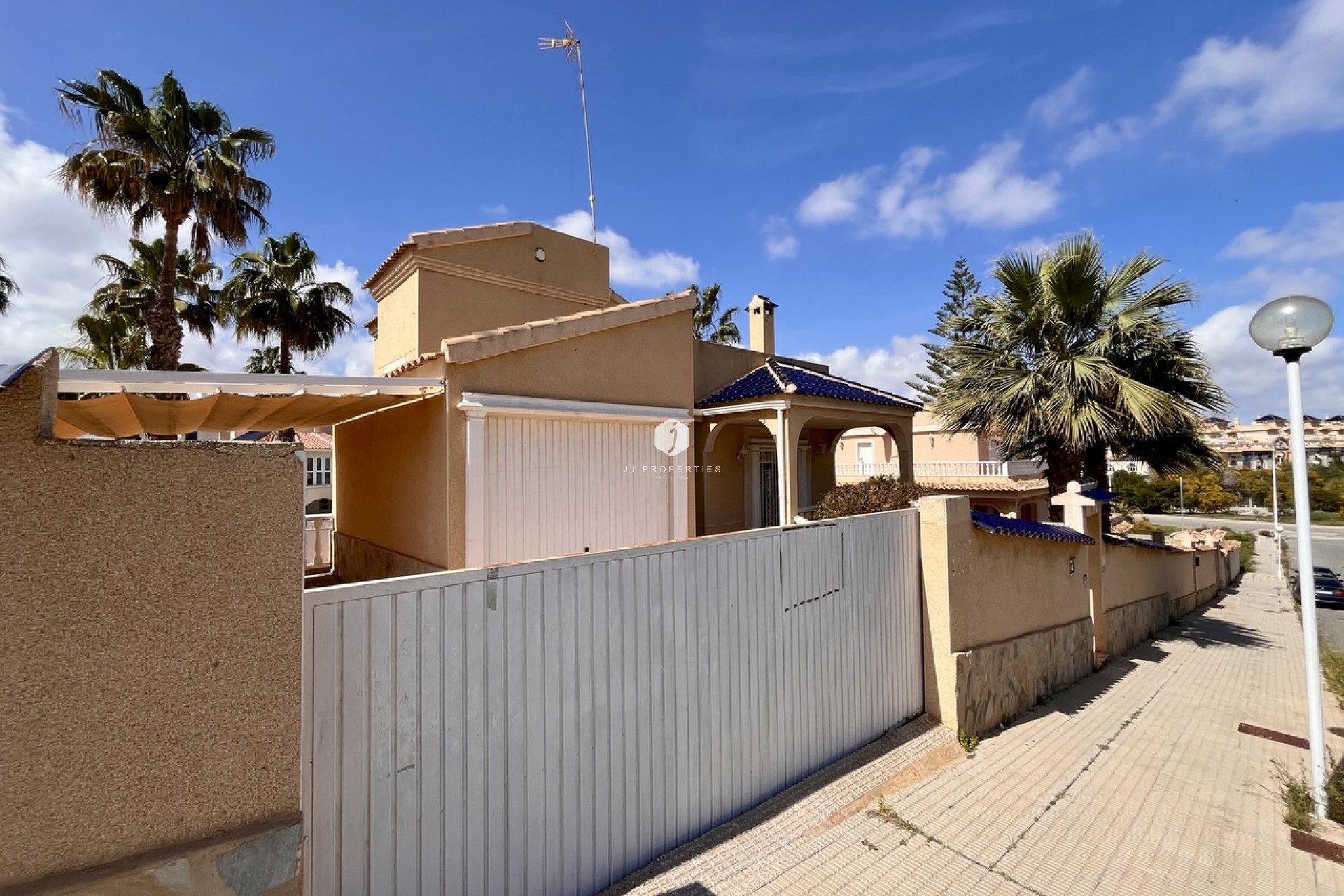 Z drugiej ręki - Villa -
La Zenia - Costa Blanca