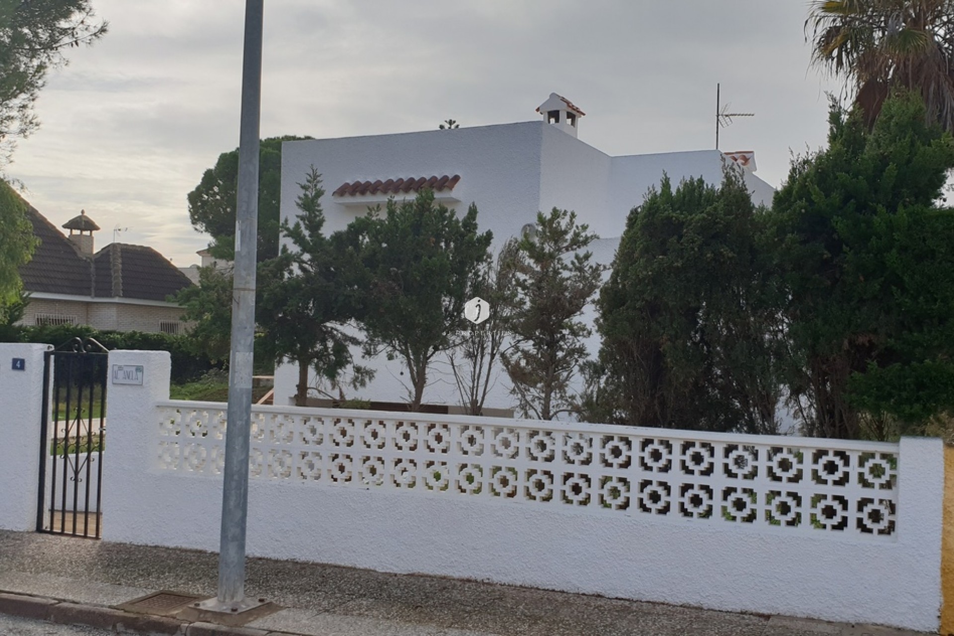 Z drugiej ręki - Villa -
La Zenia - Costa Blanca