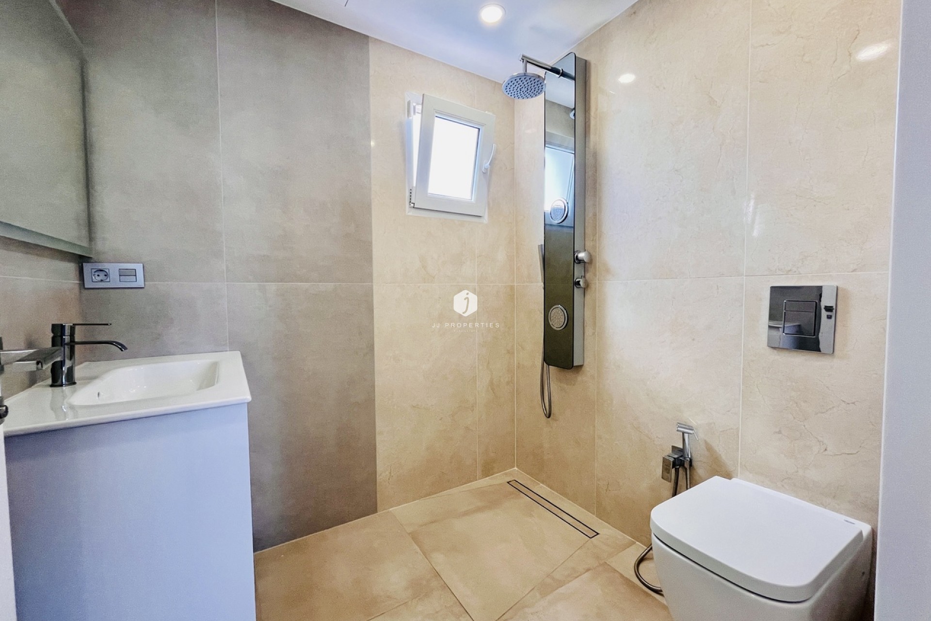 Z drugiej ręki - Villa -
Los Balcones - Costa Blanca