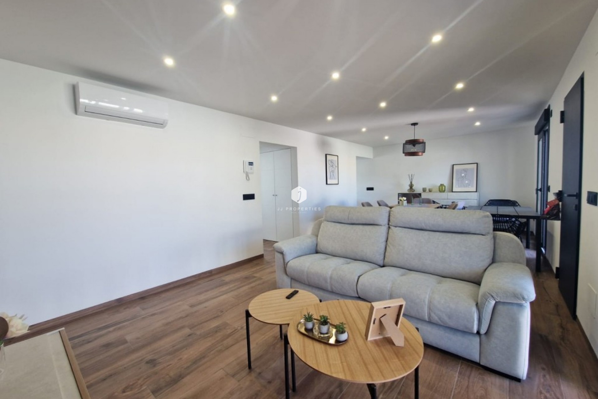 Z drugiej ręki - Villa -
Los Balcones - Costa Blanca