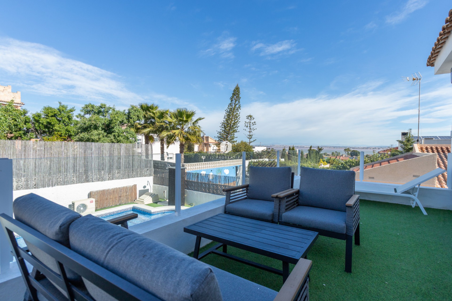 Z drugiej ręki - Villa -
Los Balcones - Costa Blanca