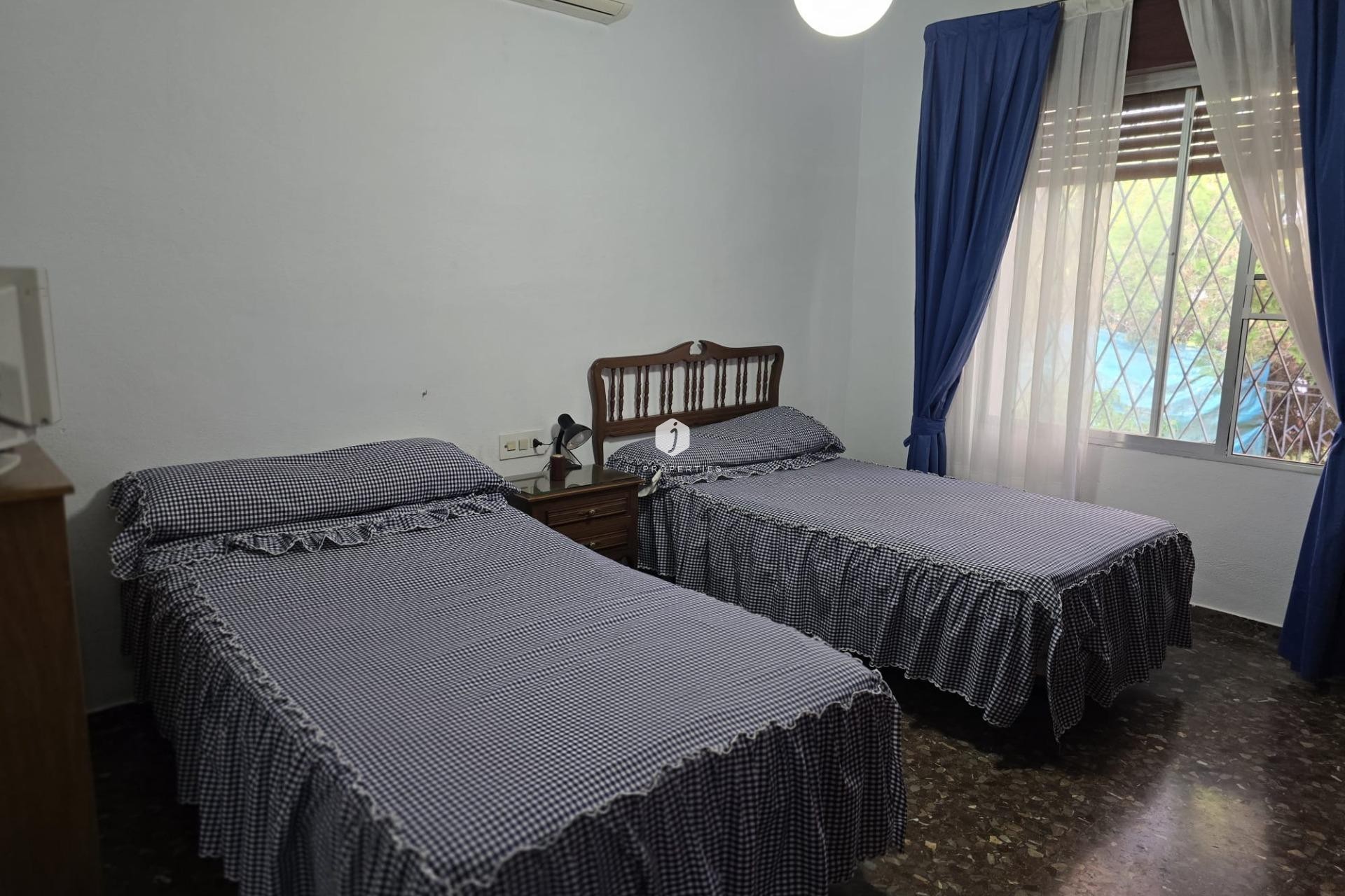 Z drugiej ręki - Villa -
Orihuela Costa - Campoamor