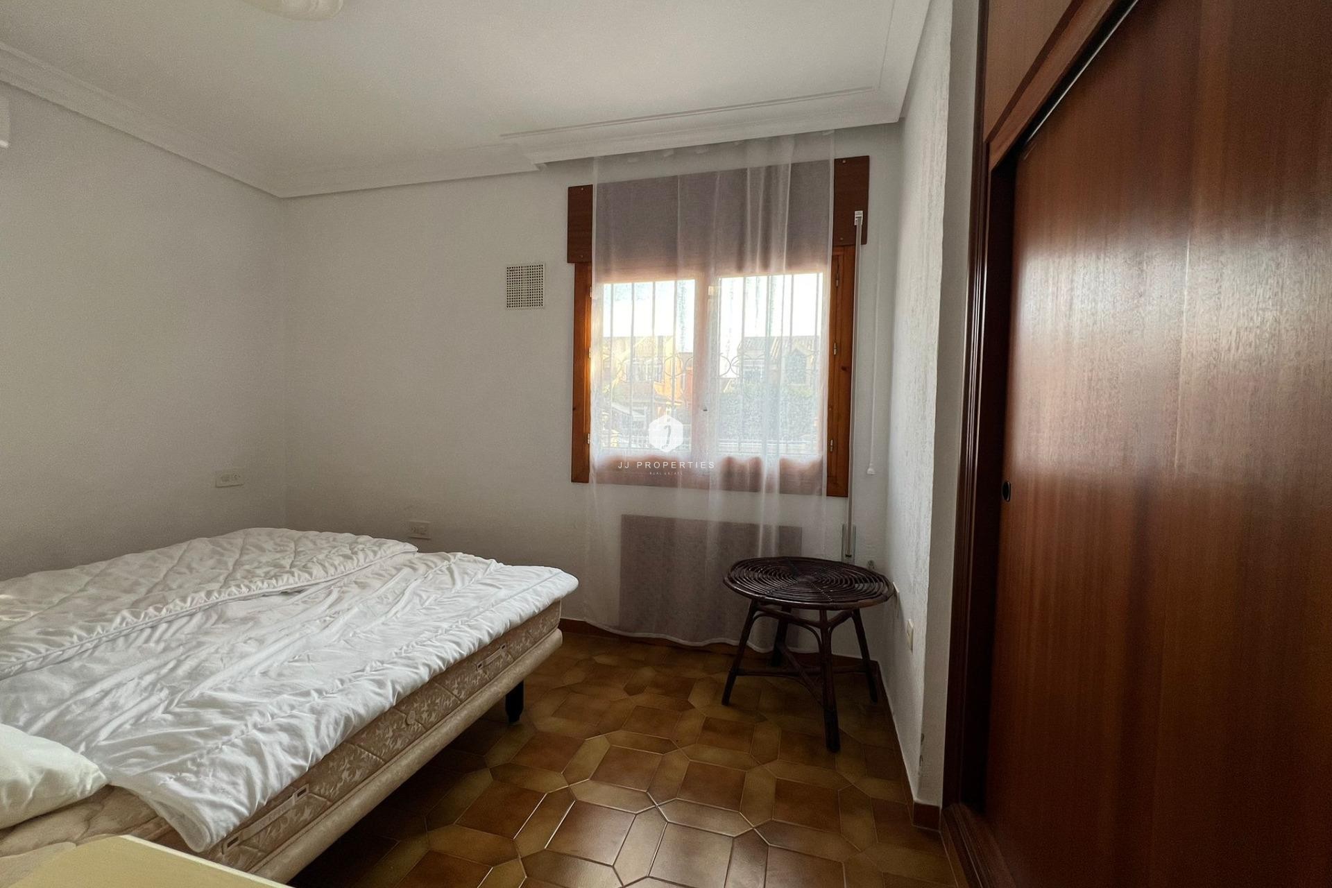 Z drugiej ręki - Villa -
Orihuela Costa - Campoamor