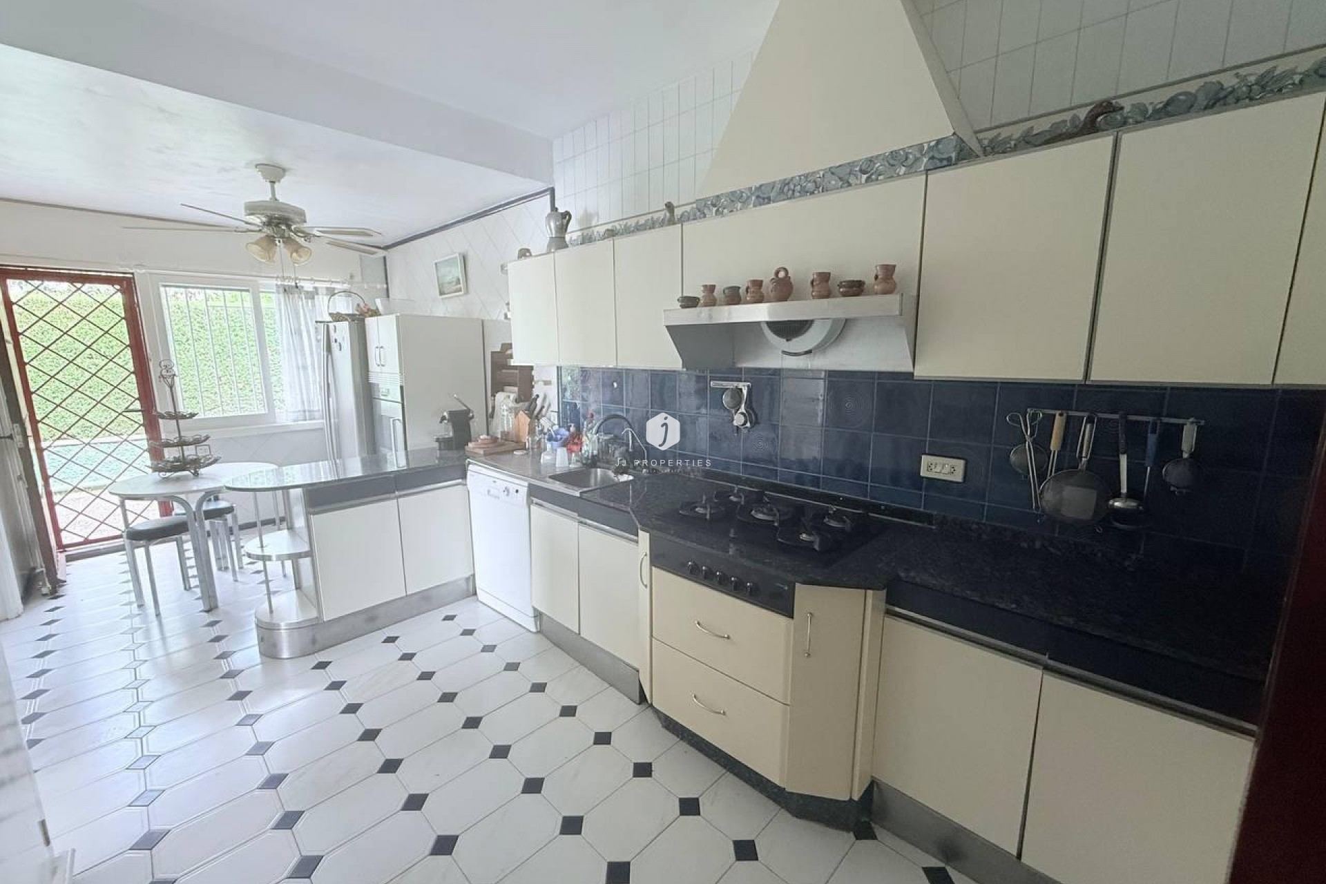 Z drugiej ręki - Villa -
Orihuela Costa - Campoamor