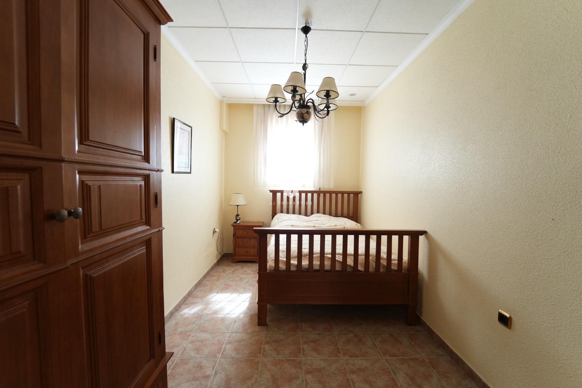 Z drugiej ręki - Villa -
Orihuela Costa - Campoamor