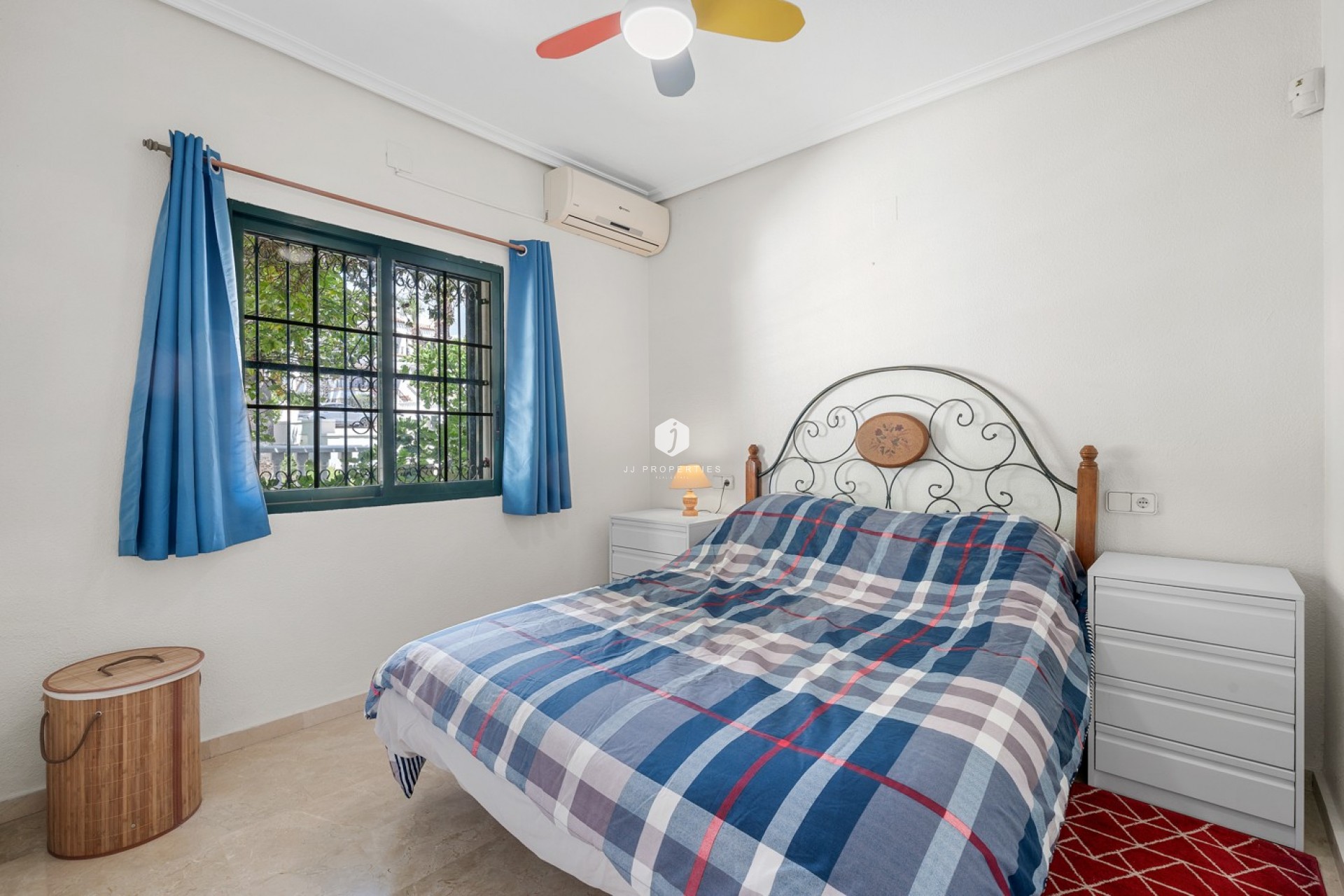 Z drugiej ręki - Villa -
Orihuela Costa - Costa Blanca