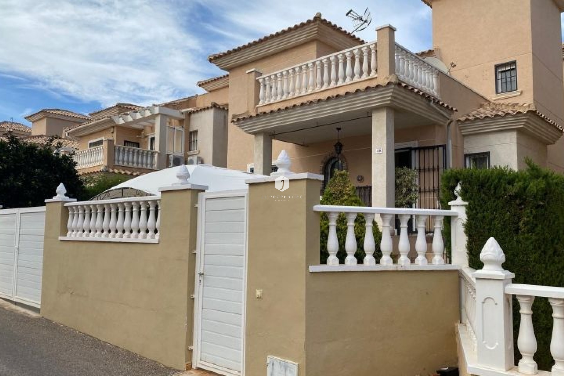 Z drugiej ręki - Villa -
Orihuela Costa - Costa Blanca