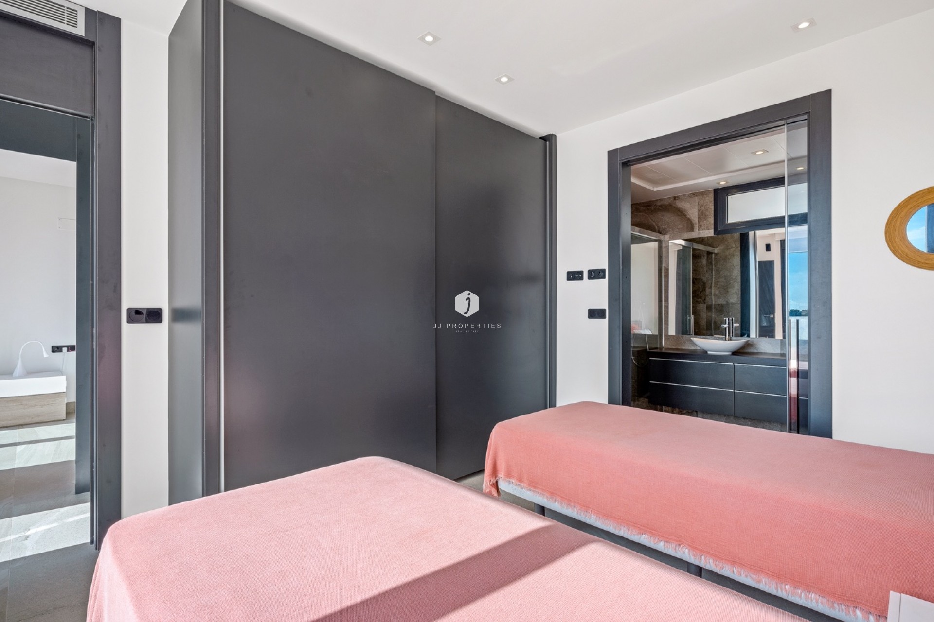 Z drugiej ręki - Villa -
Orihuela Costa - Costa Blanca