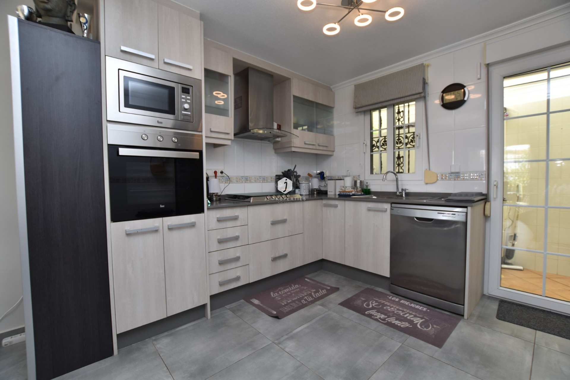 Z drugiej ręki - Villa -
Orihuela Costa - Costa Blanca