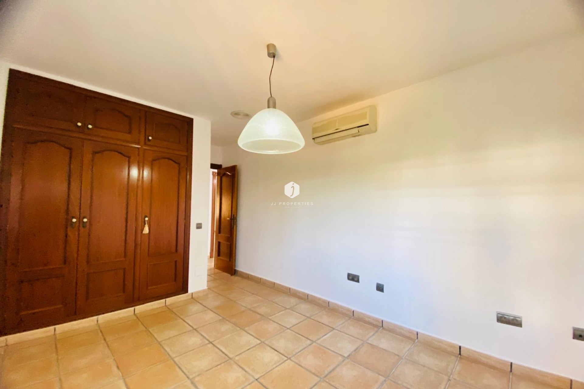 Z drugiej ręki - Villa -
Orihuela Costa - La Florida