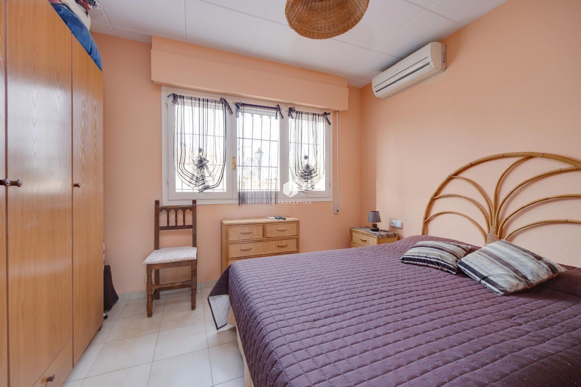 Z drugiej ręki - Villa -
Orihuela Costa - La Florida