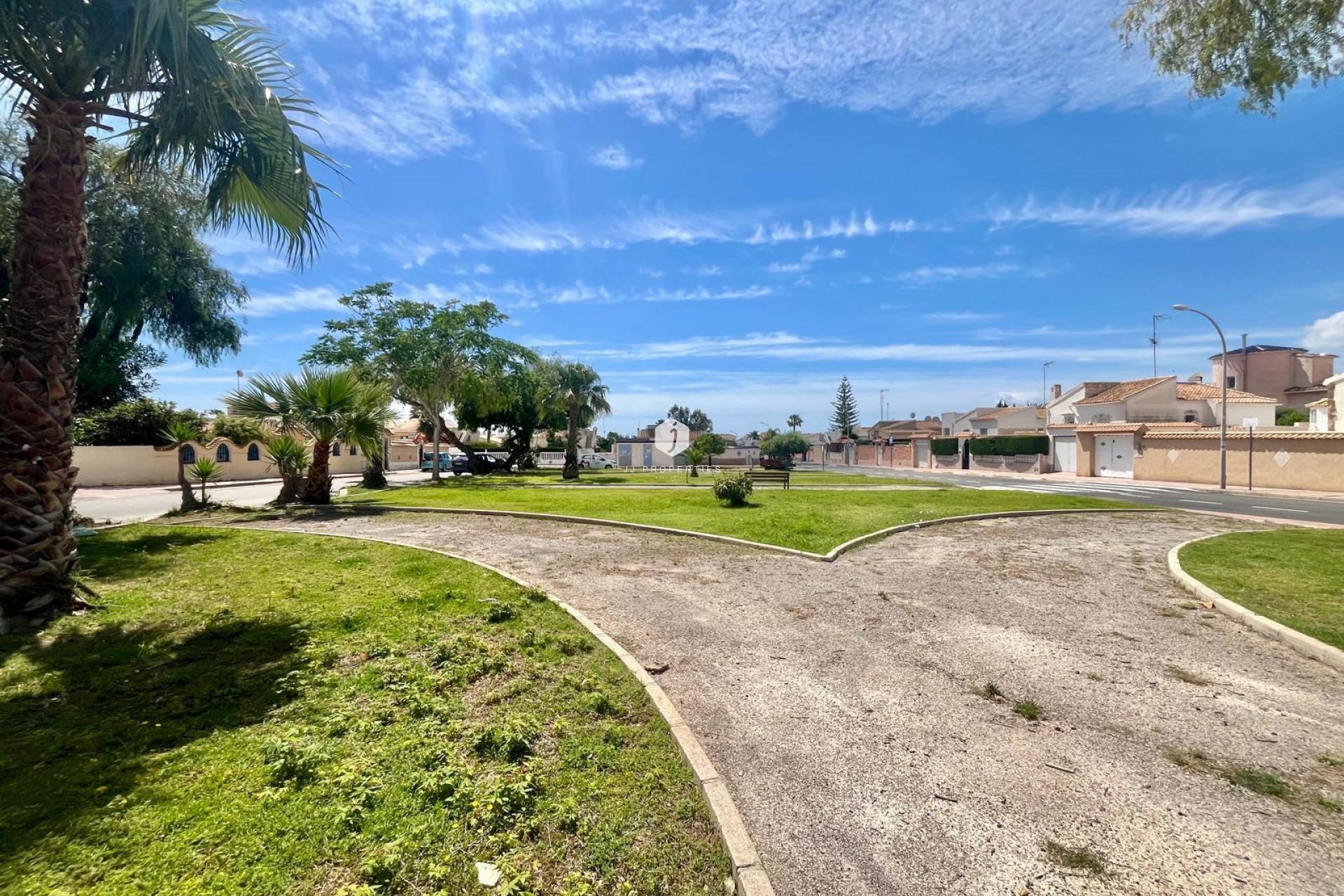 Z drugiej ręki - Villa -
Orihuela Costa - La Florida