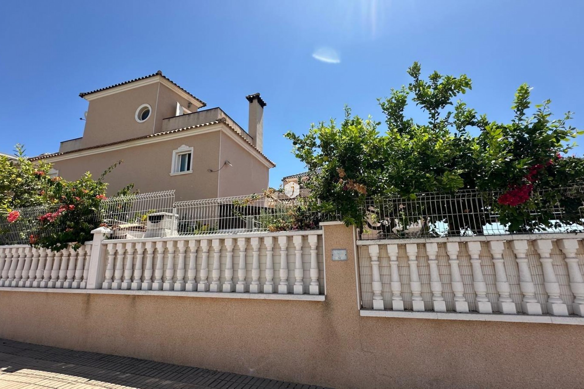 Z drugiej ręki - Villa -
Orihuela Costa - La Regia