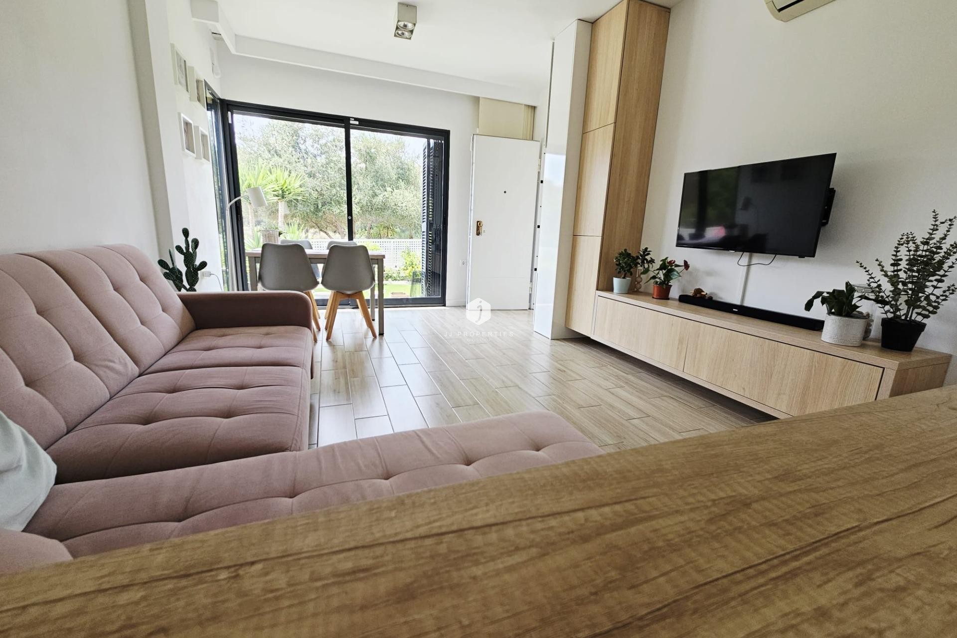 Z drugiej ręki - Villa -
Orihuela Costa - La Regia