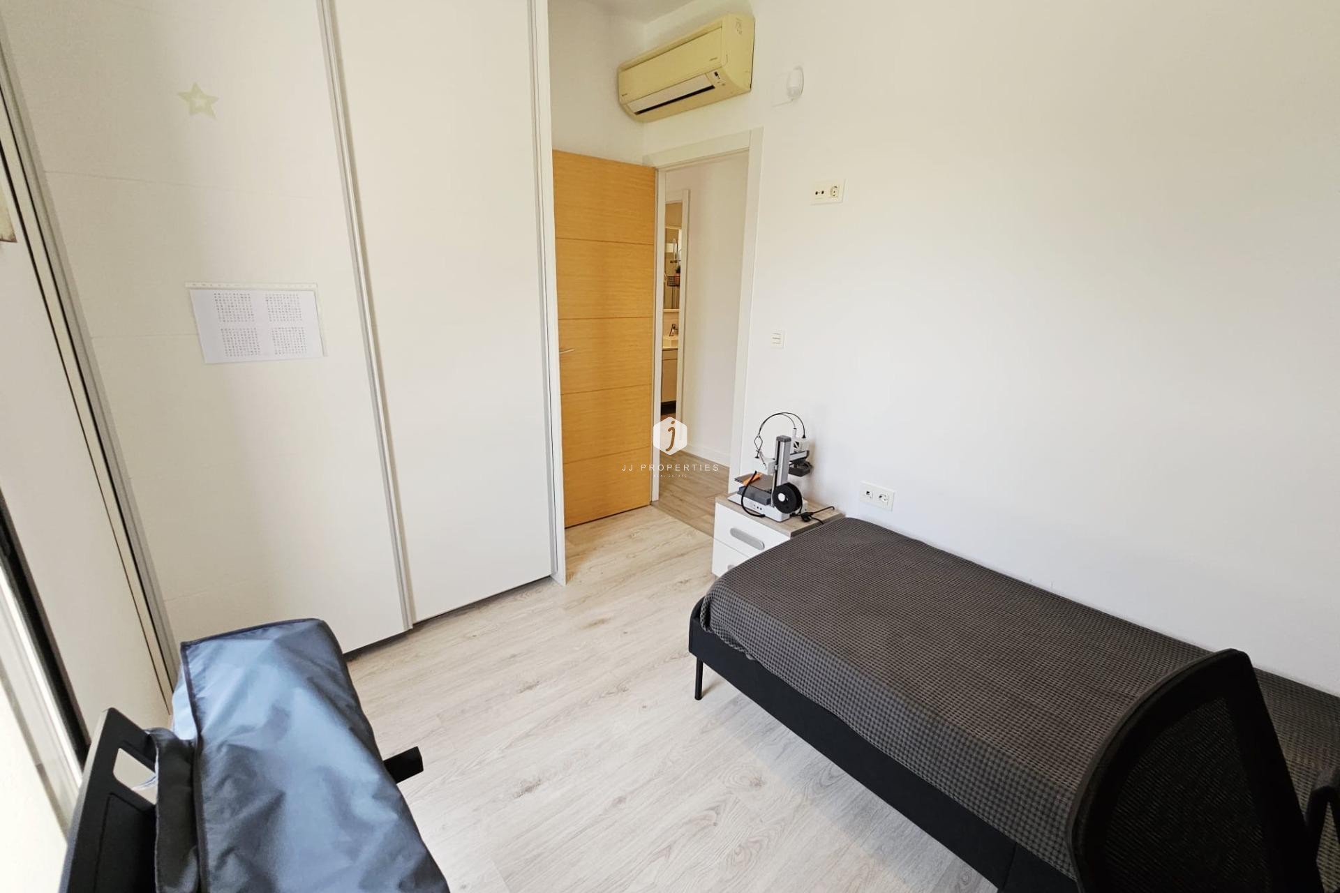 Z drugiej ręki - Villa -
Orihuela Costa - La Regia